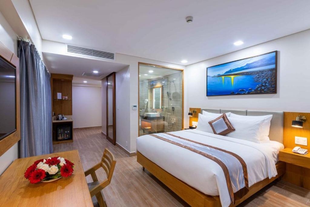 Superior King Room - Photo 8