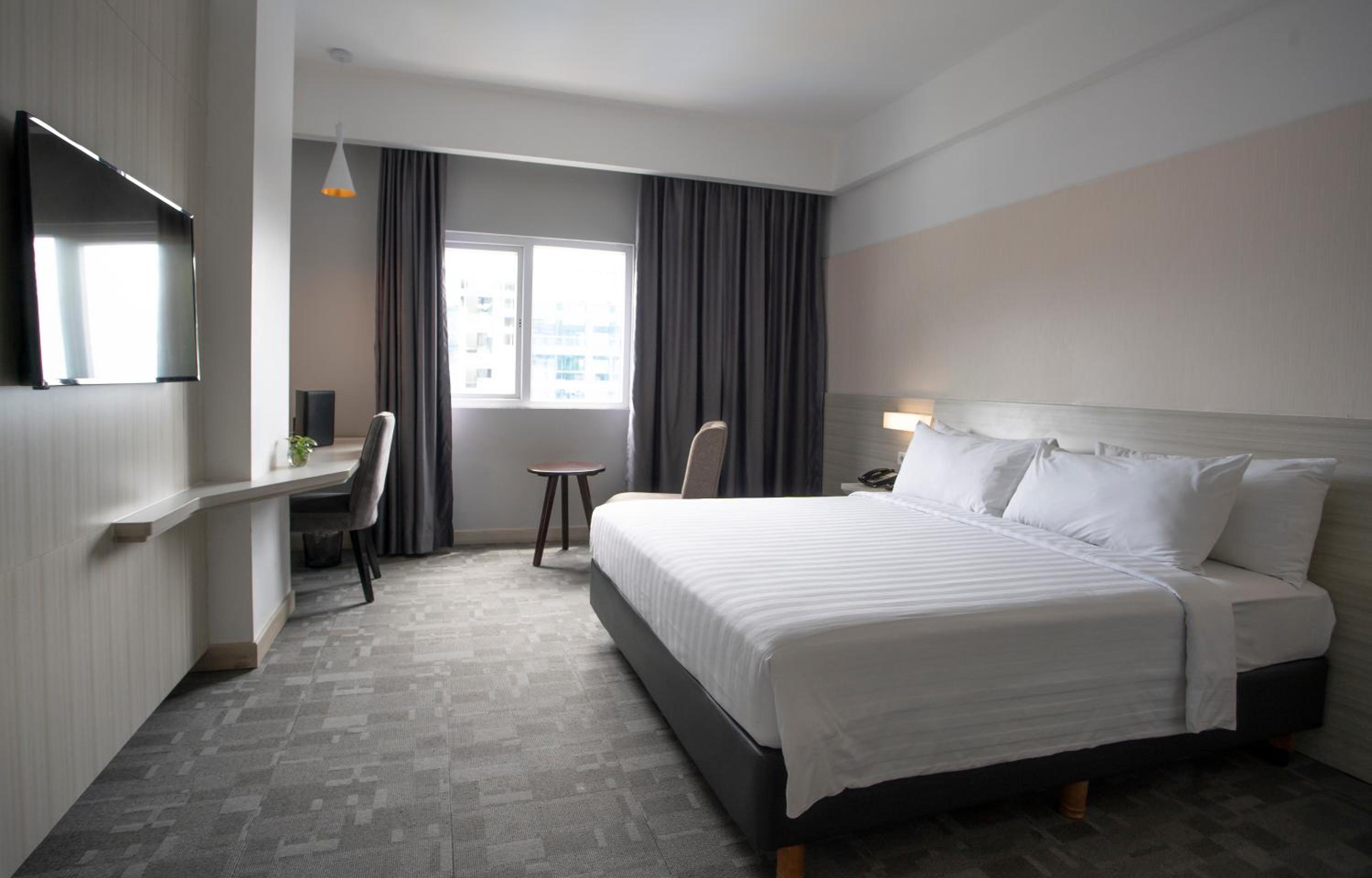 Deluxe King Room