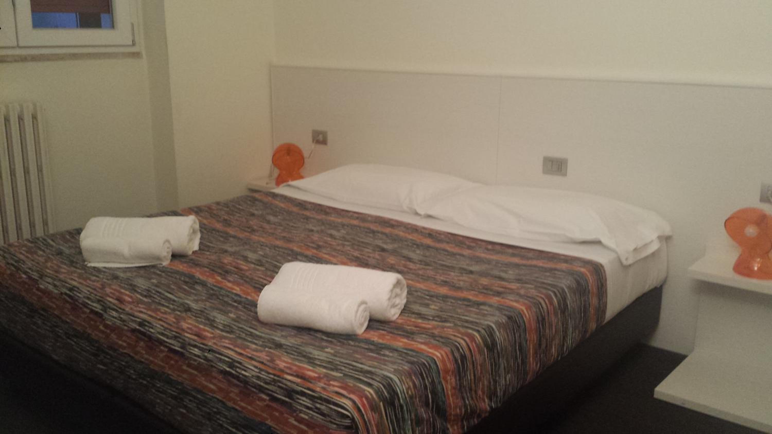 Double or Twin Room - Photo 3