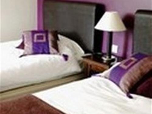 Twin Room with Private Bathroom photo 2