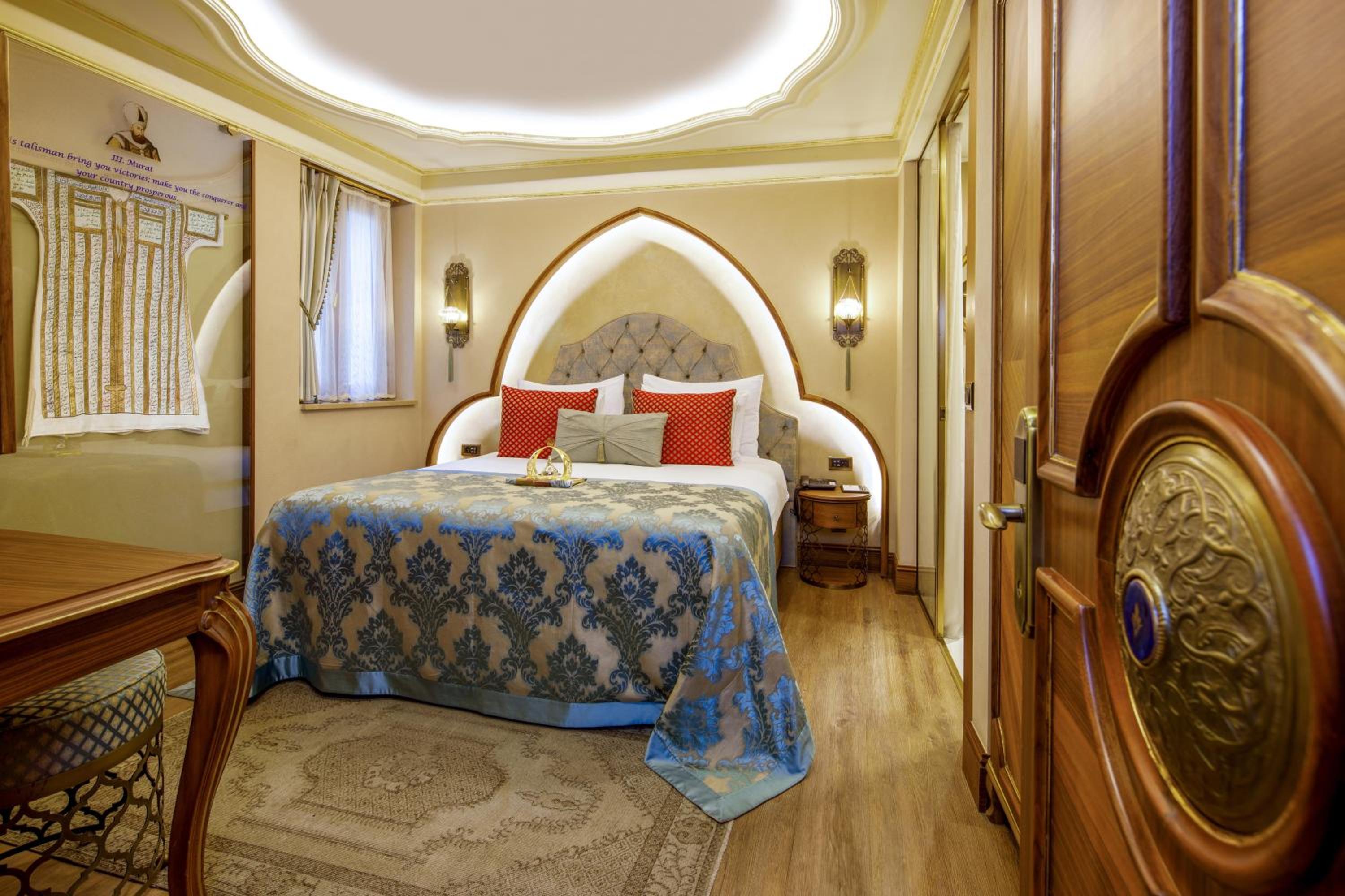 City Room - Photo 1