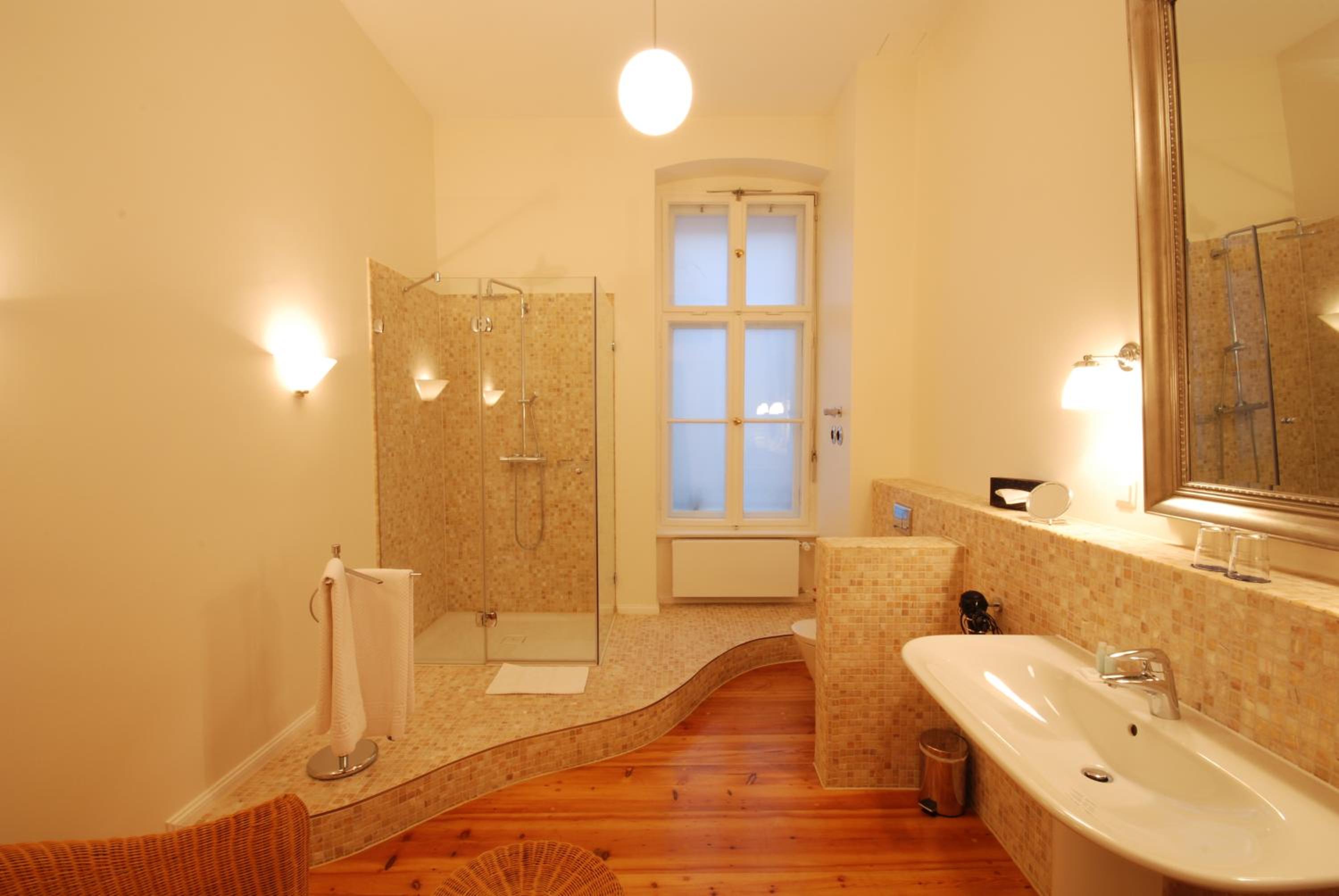 Comfort Double Room thumbnail 5