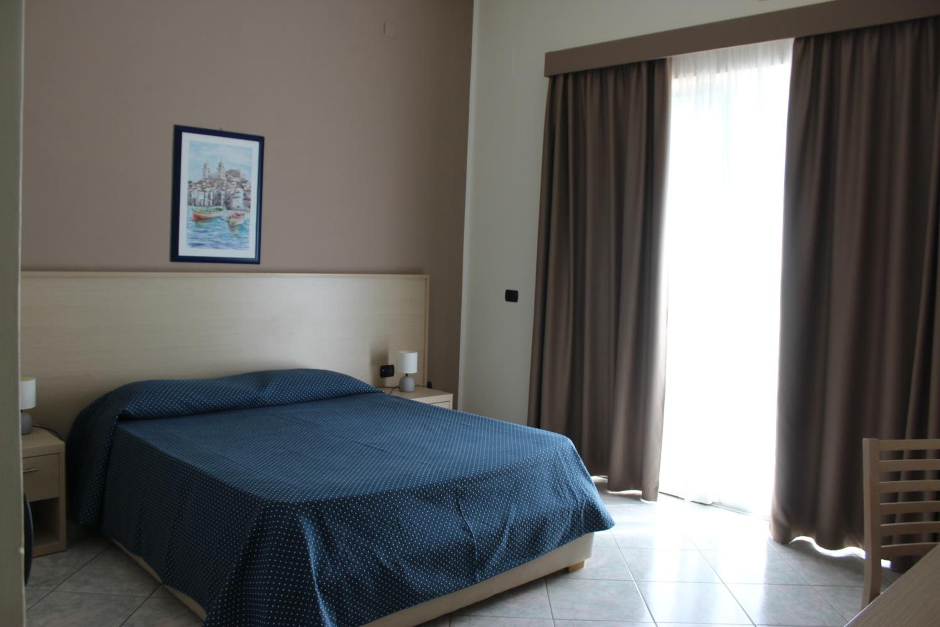 Classic Room with Balcony and Partial Sea View - Photo 1