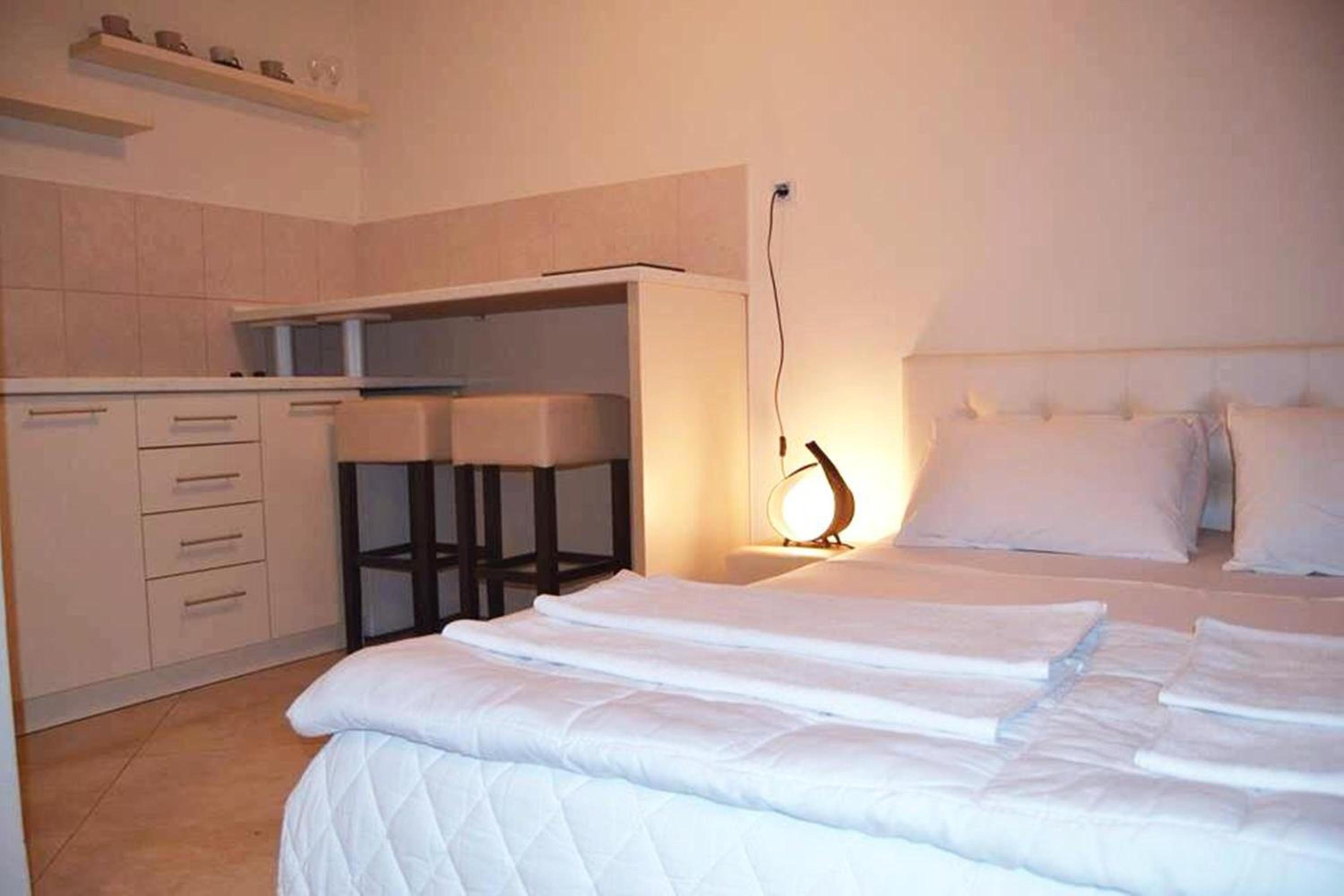 Studio (2 Adults)
