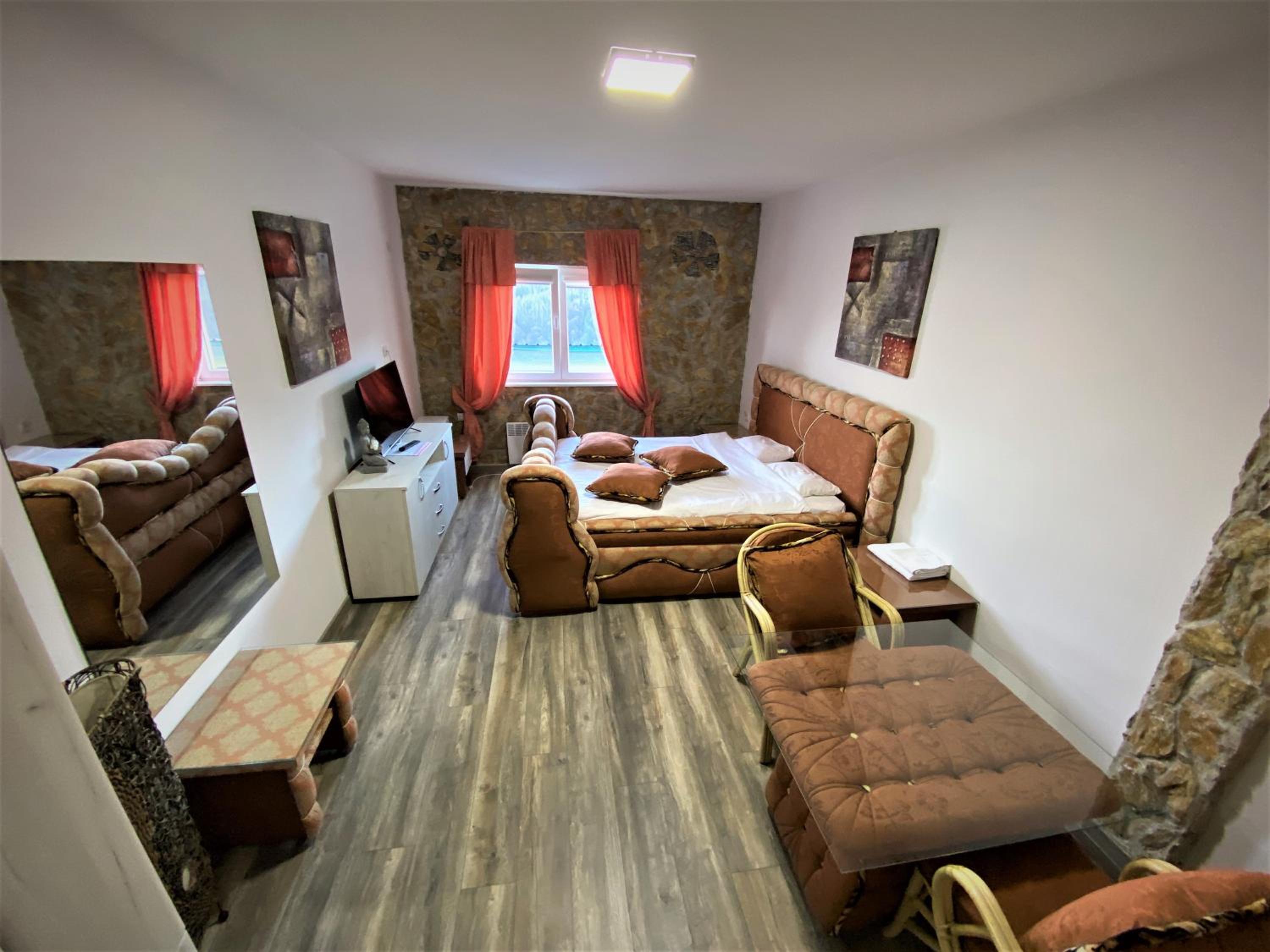 Double Room with Mountain View - Photo 2