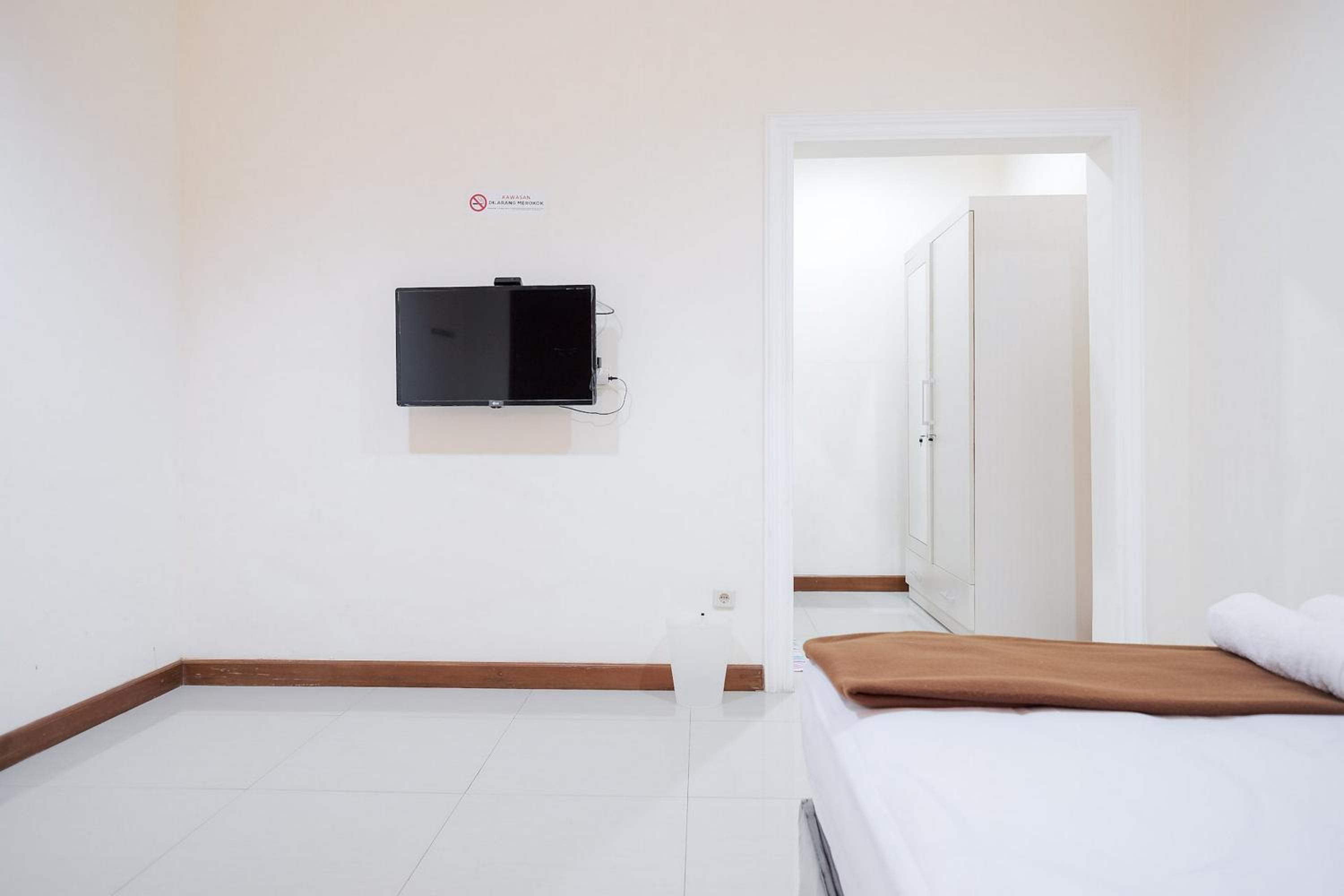 Standard Double Room - Photo 5