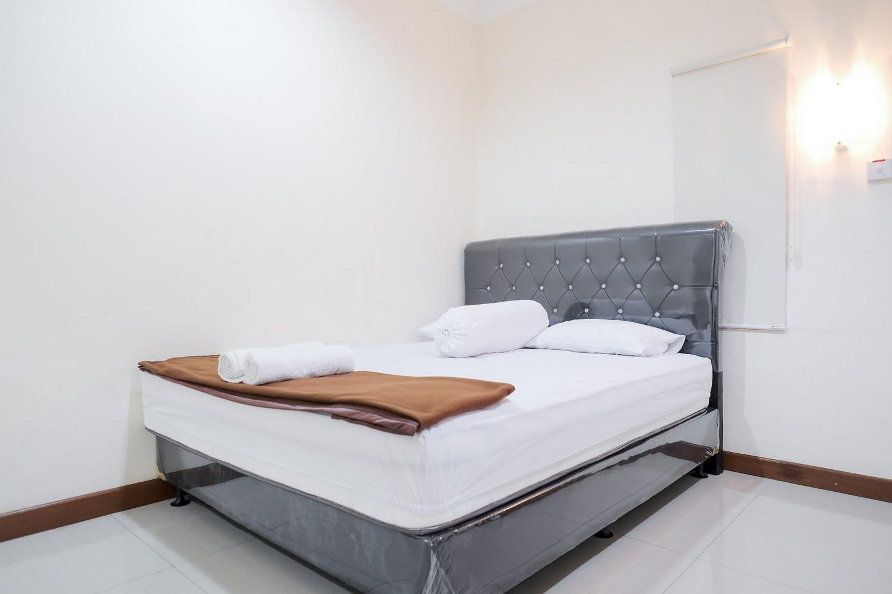 Standard Double Room - Photo 8