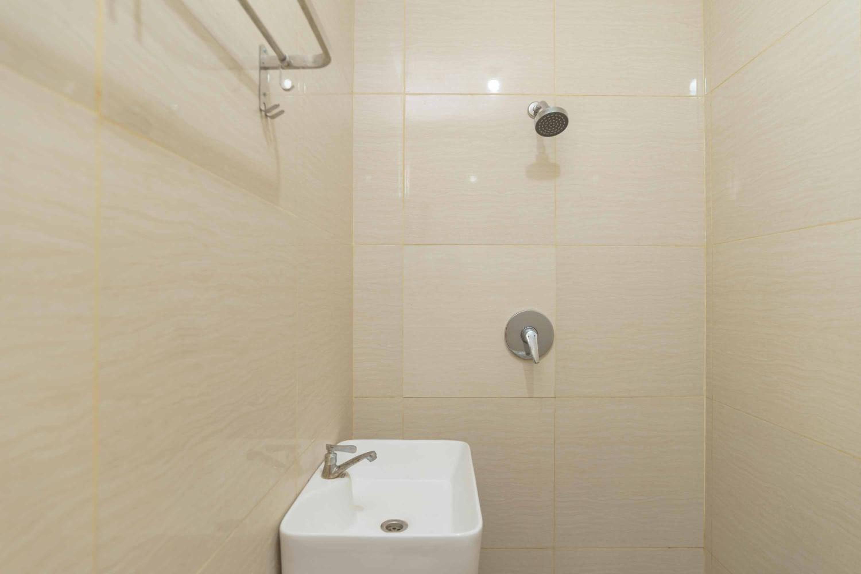 Standard Double Room - Photo 7