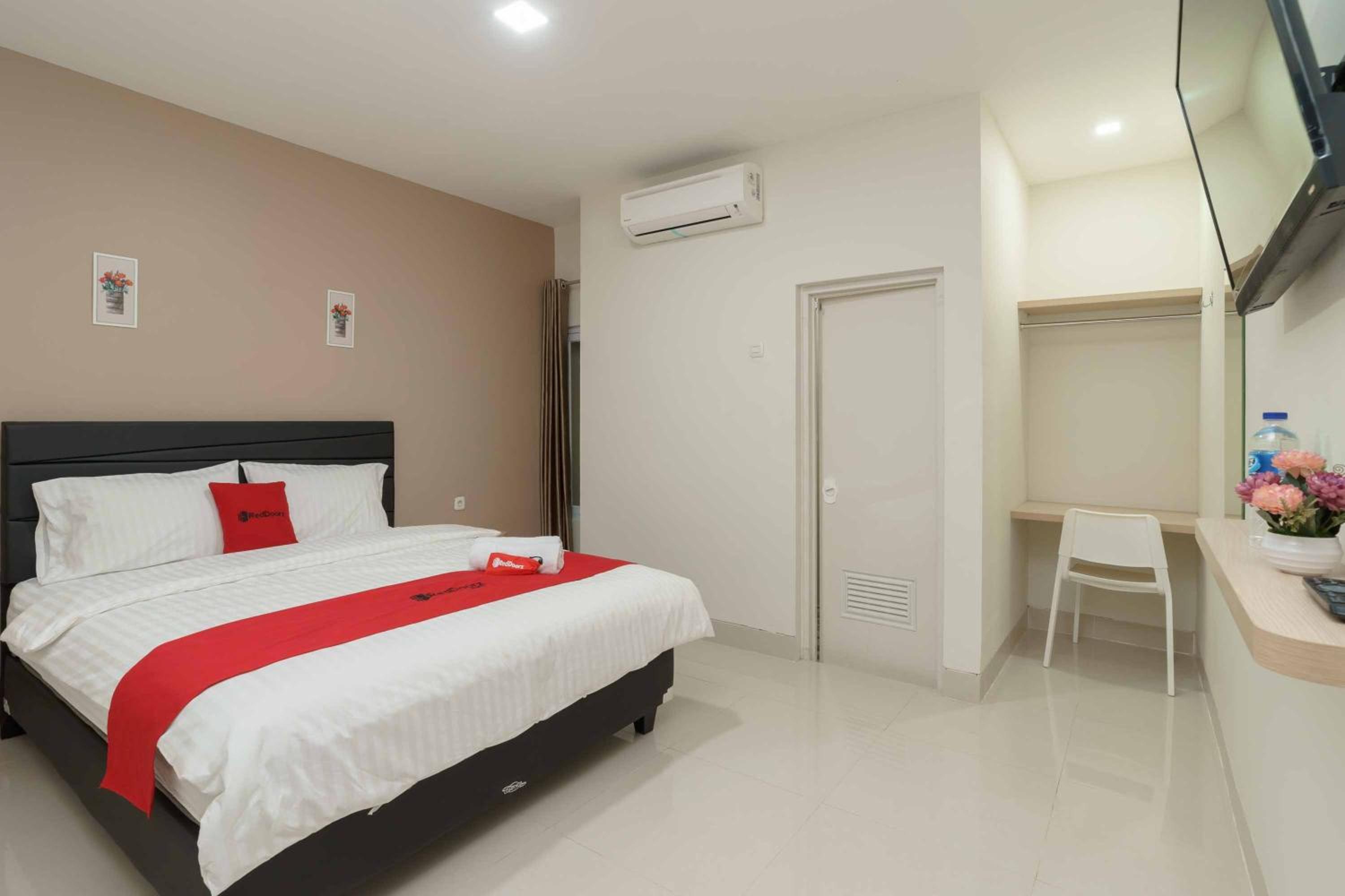 Standard Double Room - Photo 9