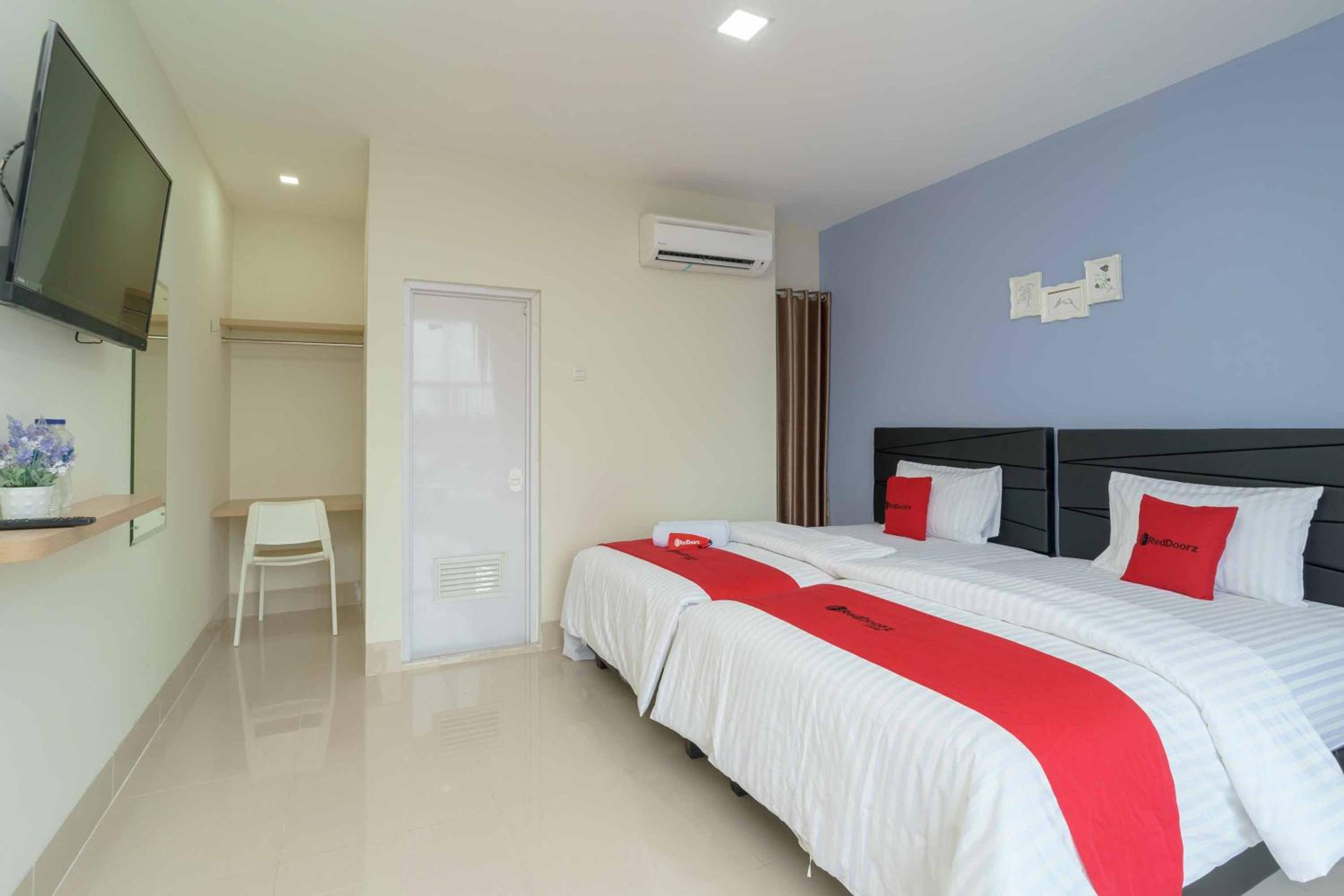 Deluxe Double or Twin Room - Photo 10