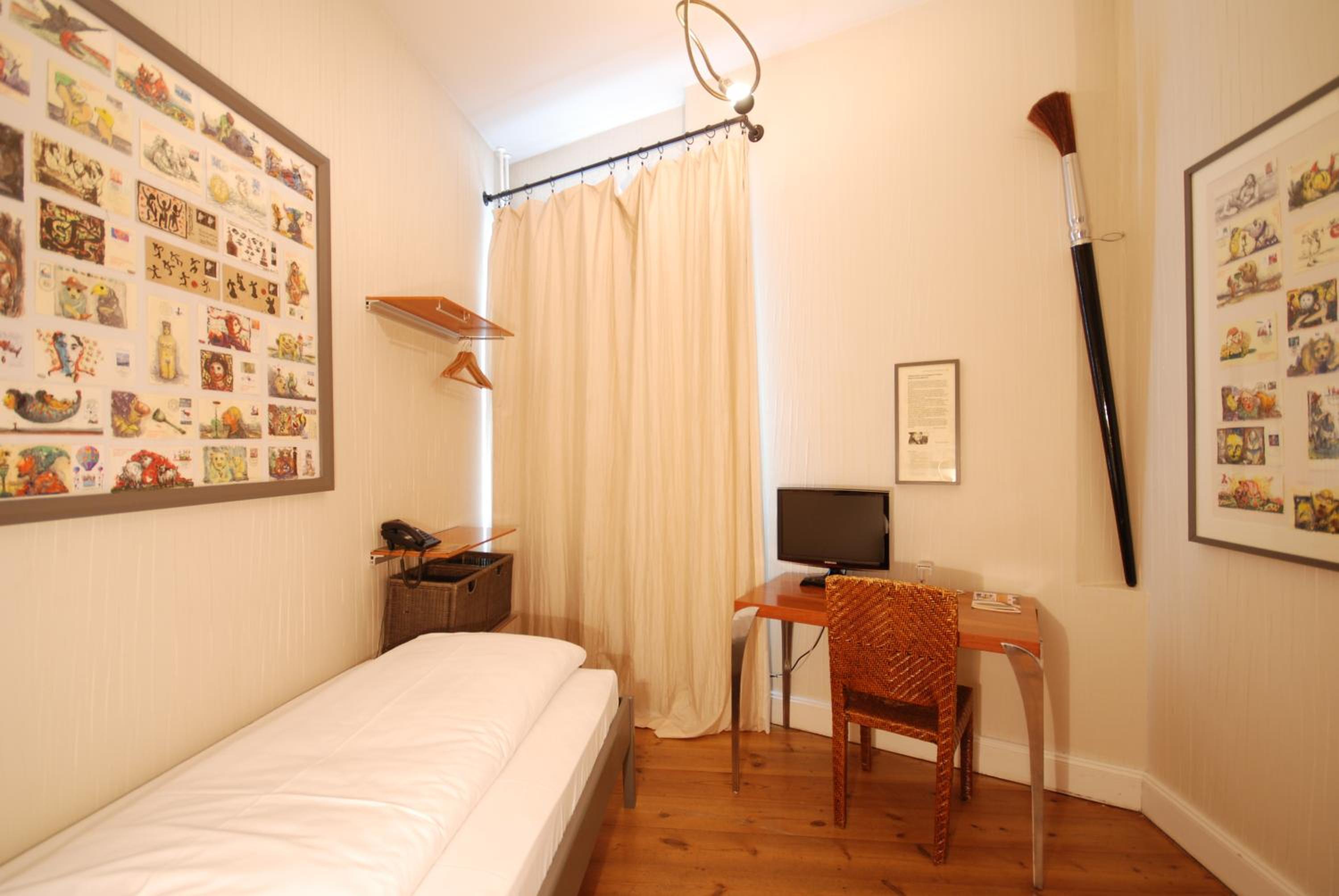 Comfort Single Room