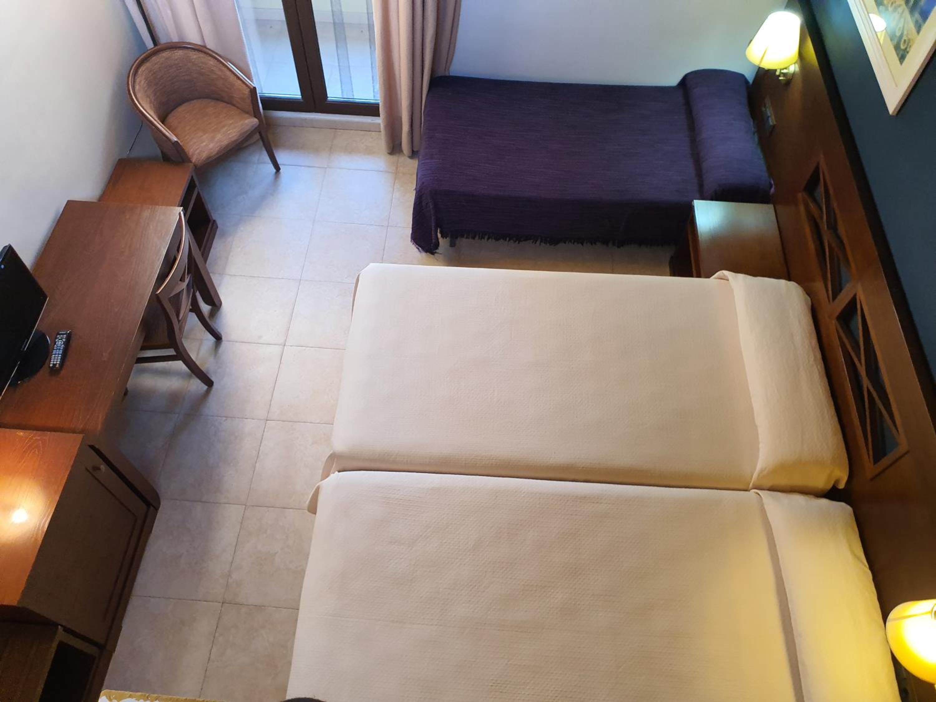 Habitación Doble Deluxe (2 Adultos + 1 Niño)
