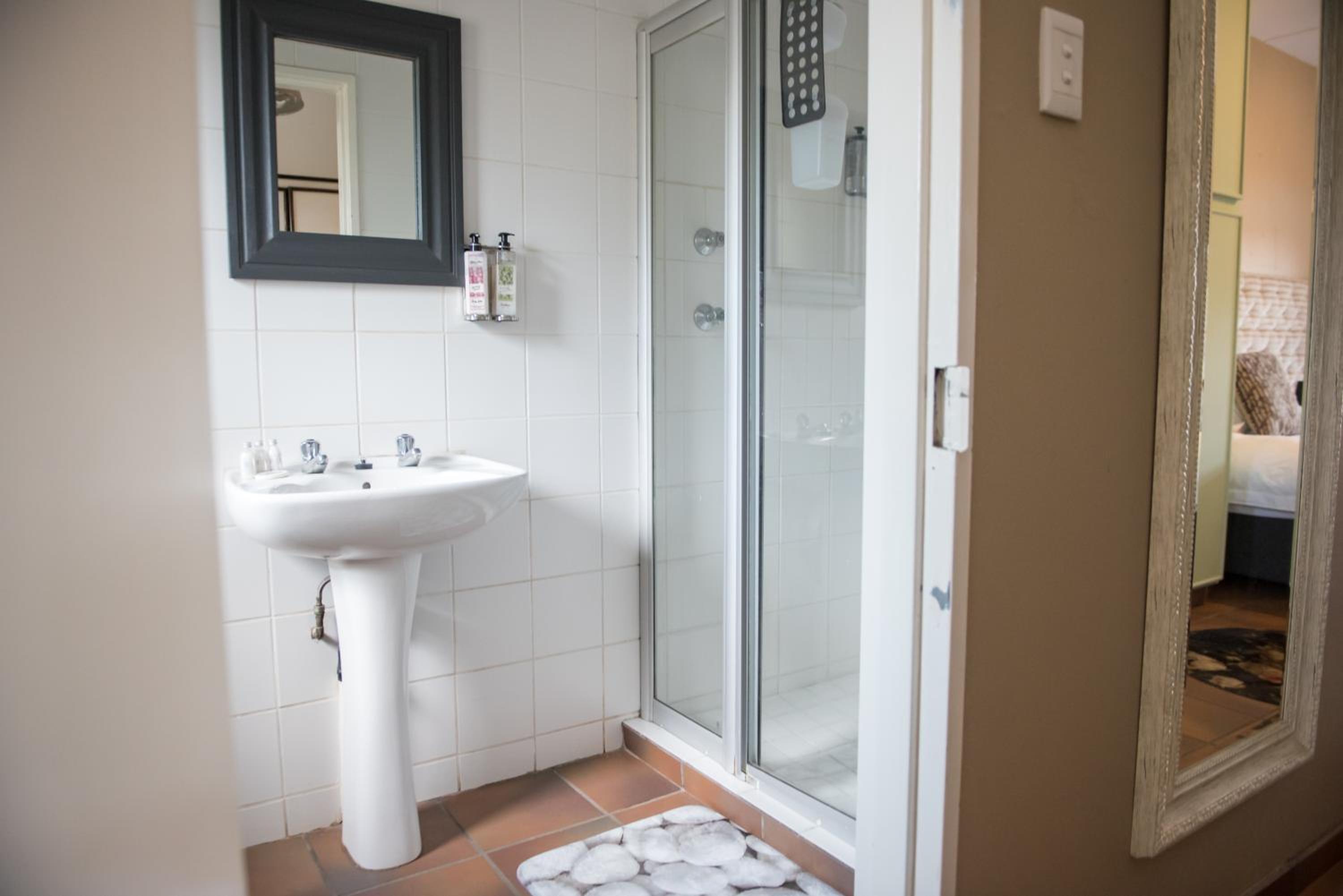 Studio Apartment photo 2
