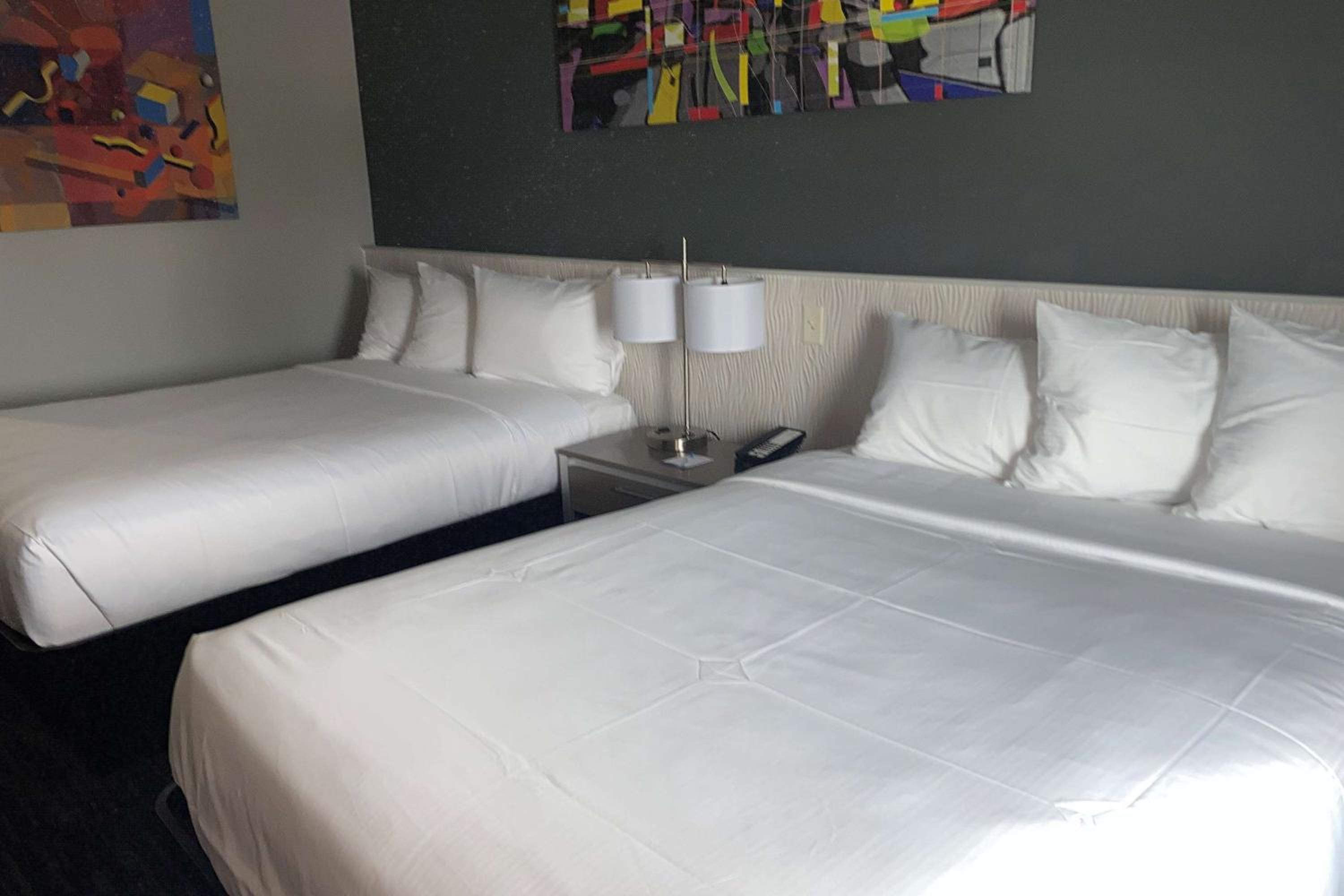 Queen Room with Two Queen Beds - Mobility Access/Non-Smoking - Photo 1