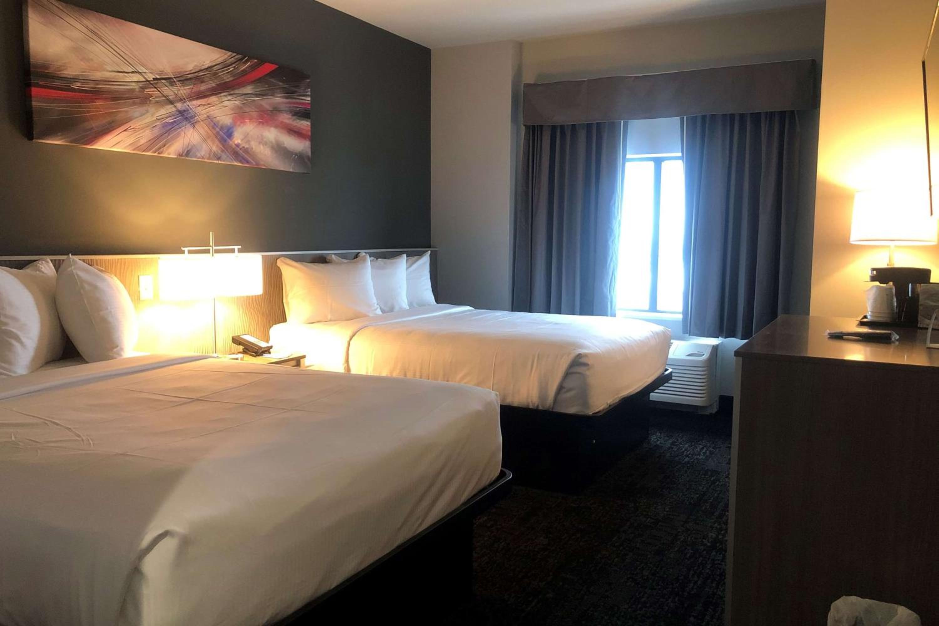 Queen Room with Two Queen Beds - Mobility Access/Non-Smoking - Photo 5