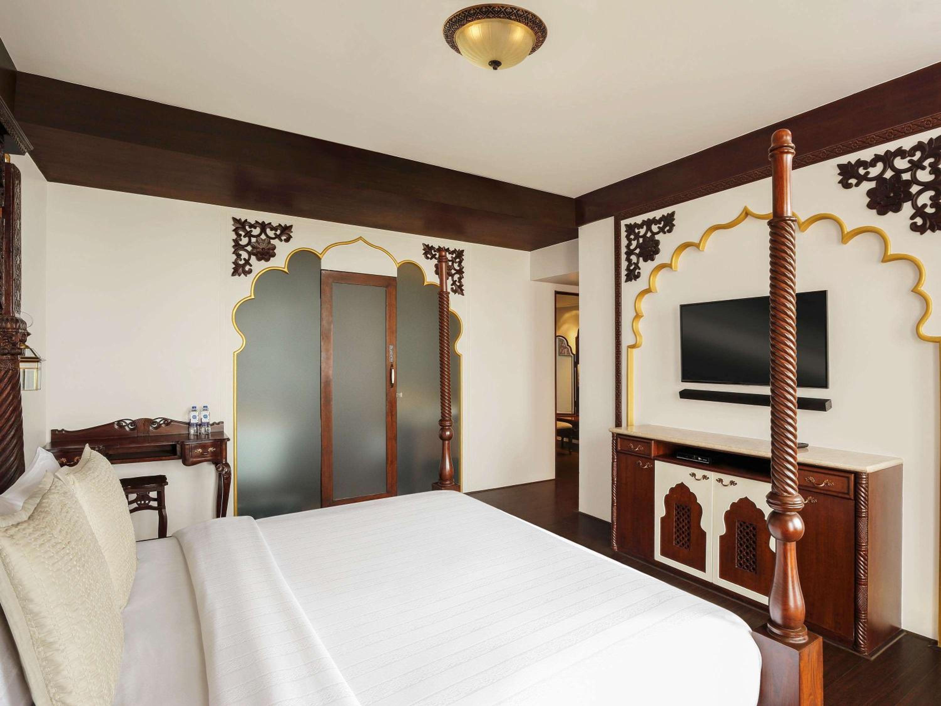 Royal Suite King Bed Ocean View Buffet Breakfast, Complimentary Airport transfers (T1&T2), Premier Lounge Access with Cocktail Hrs. from 18:00 Hrs. to 20:00 Hrs Royal Suite King Bed Ocean View Buffet Breakfast, Complimentary Airport transfers (T1&T2), Premier Lounge Access with Cocktail Hrs. from 18:00 Hrs. to 20:00 Hrs