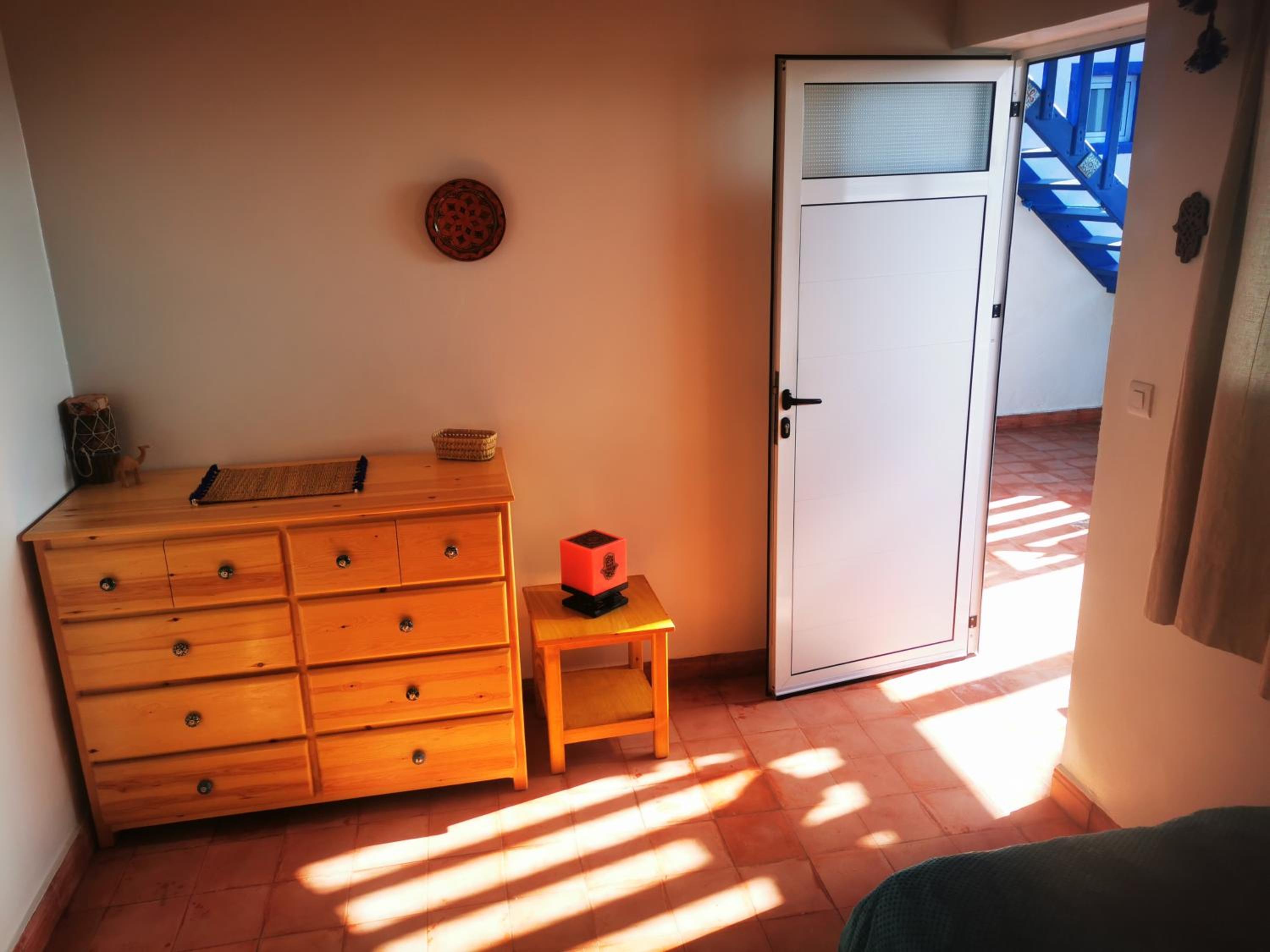 Double or Twin Room with Side Sea View - Photo 3