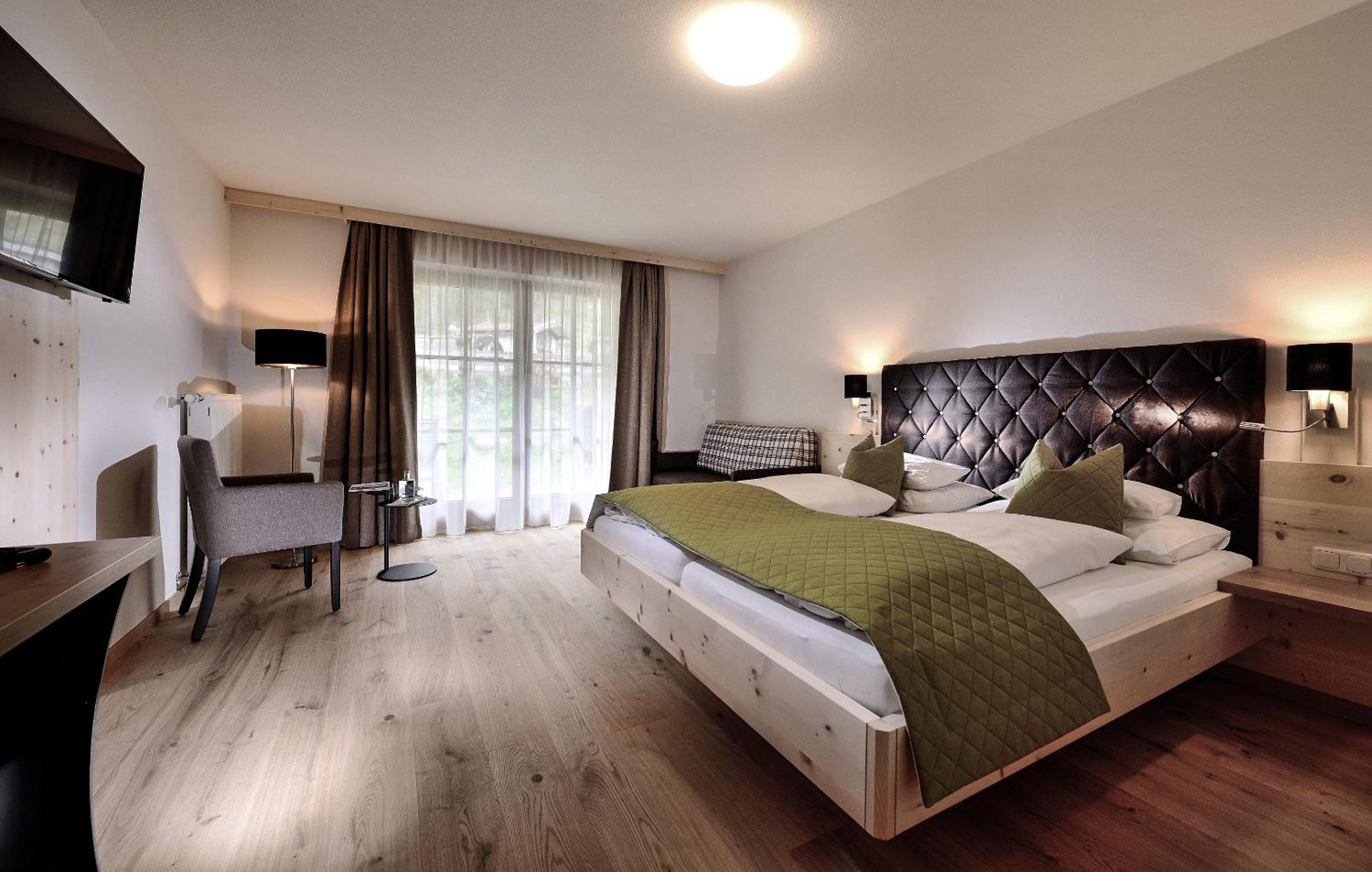 Double Room with Balcony - Photo 1