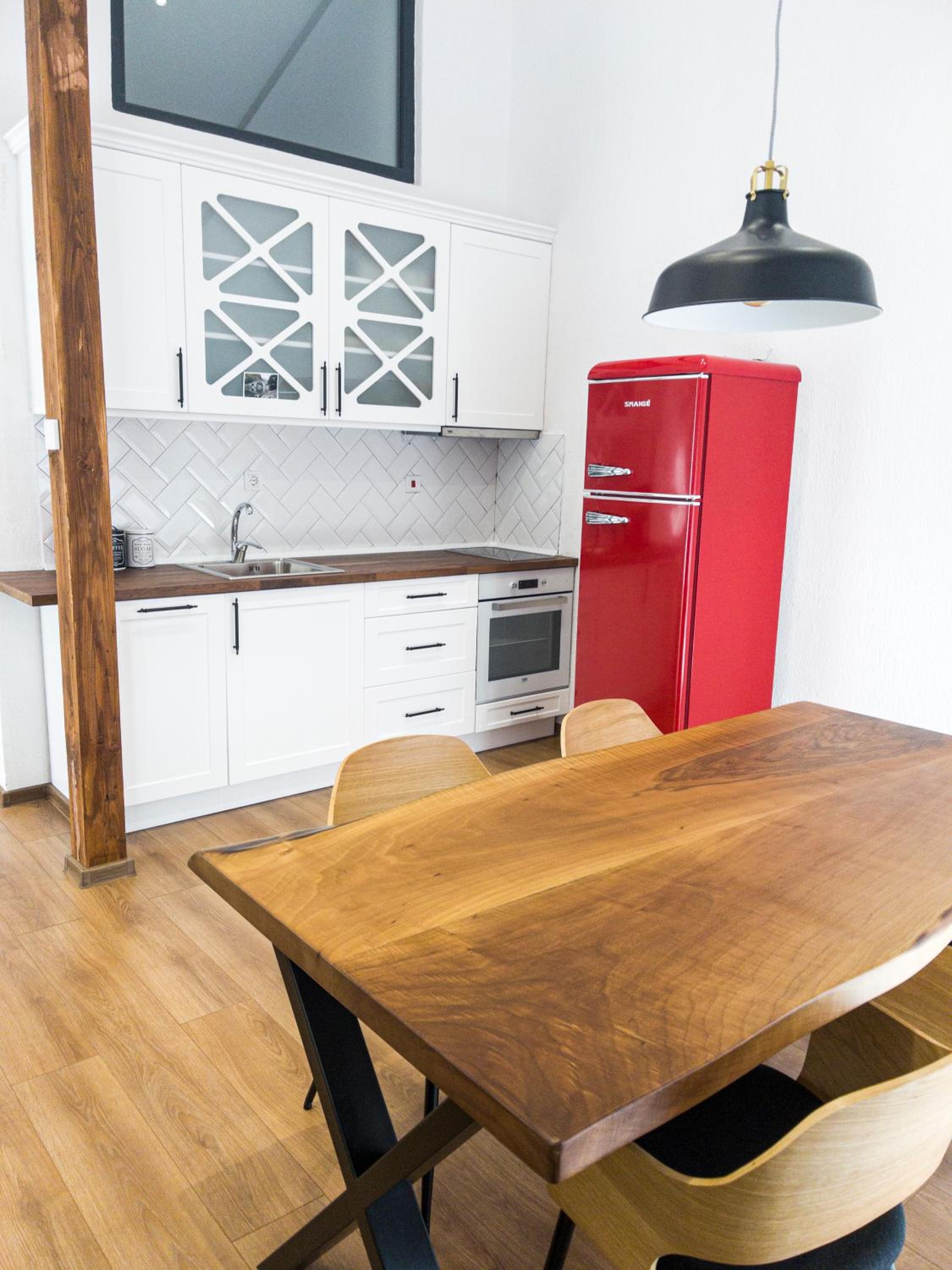 One-Bedroom Apartment - Photo 8