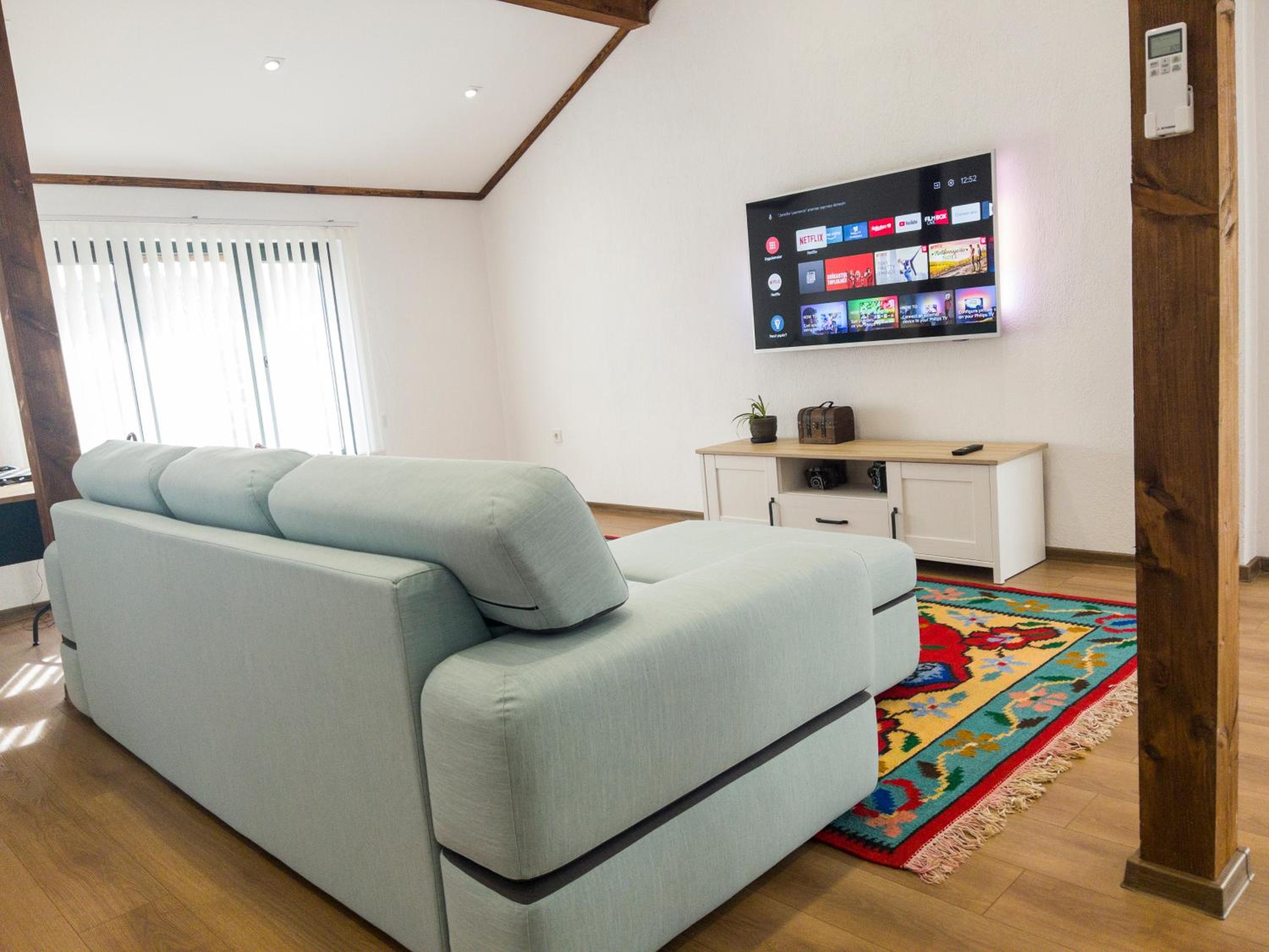 One-Bedroom Apartment - Photo 12