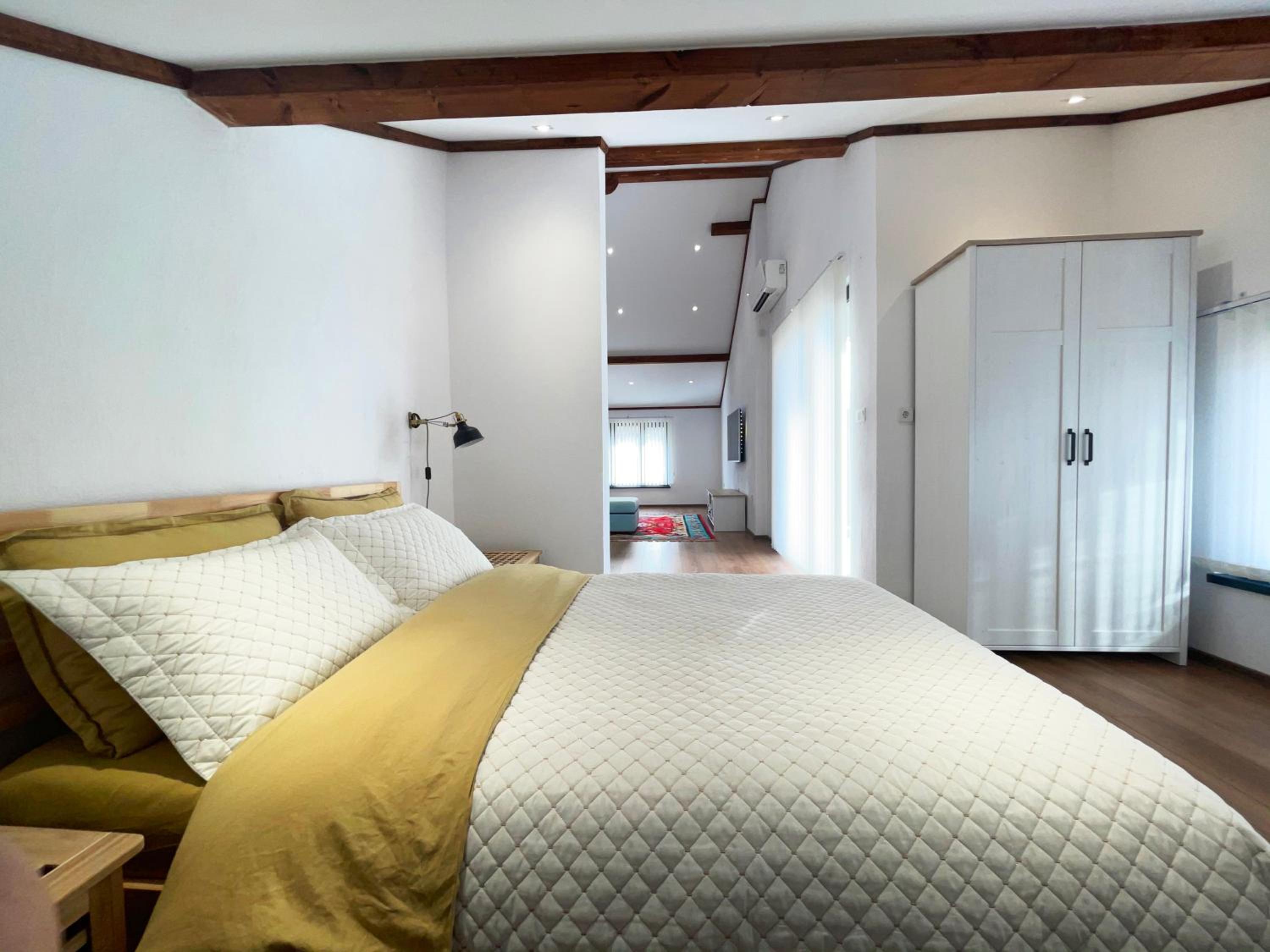One-Bedroom Apartment - Photo 15