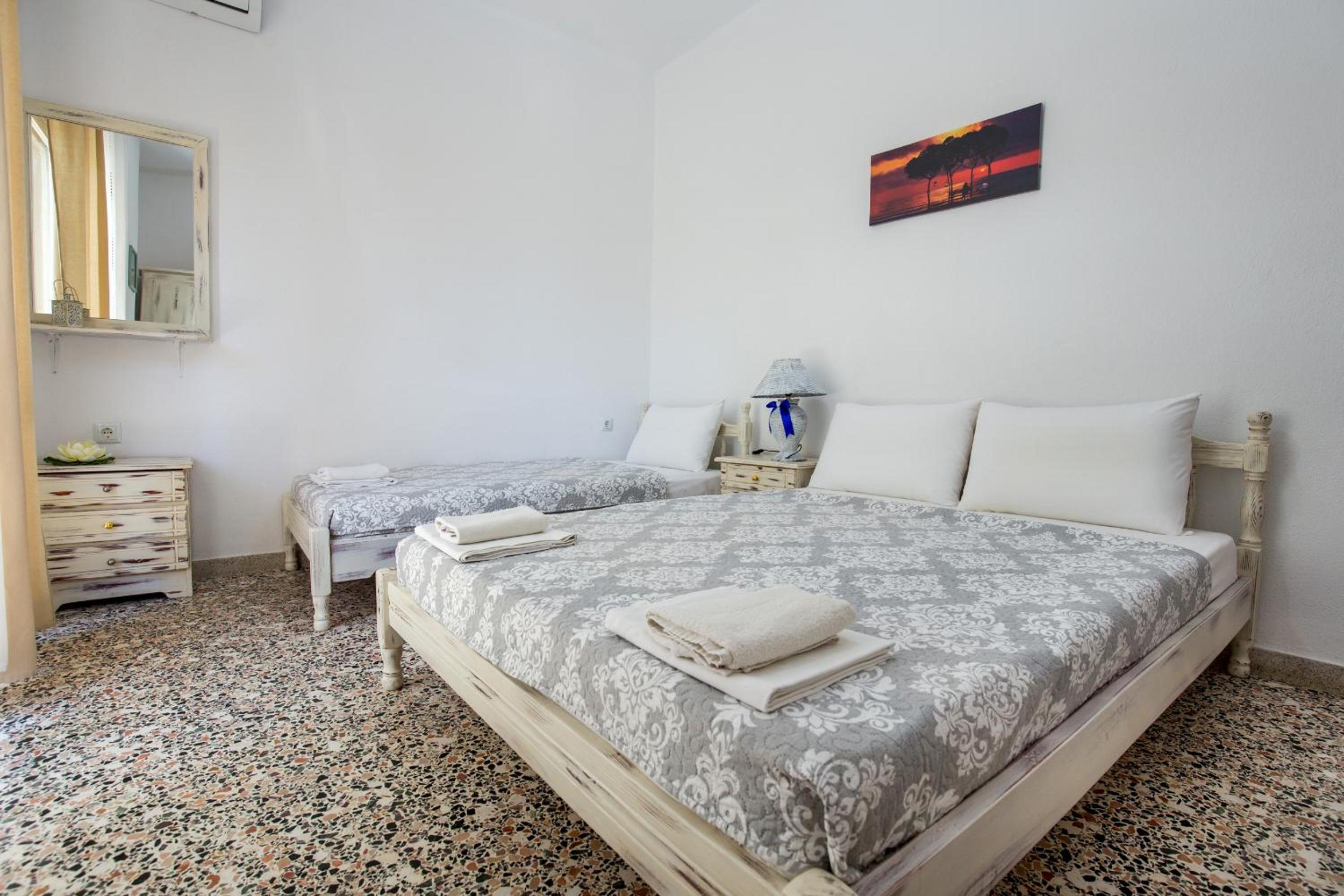 Economy Triple Room