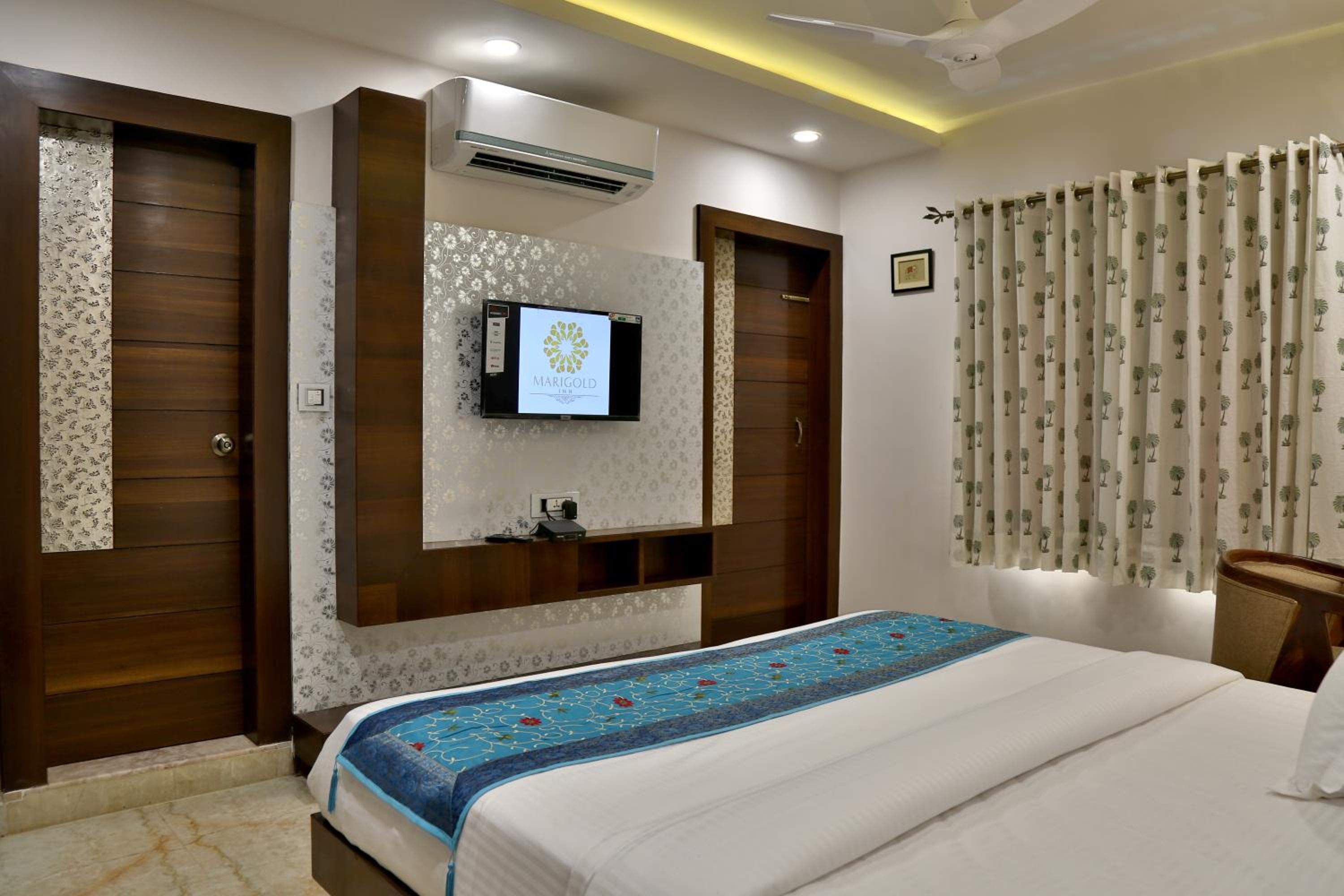 Deluxe Room - Photo 7