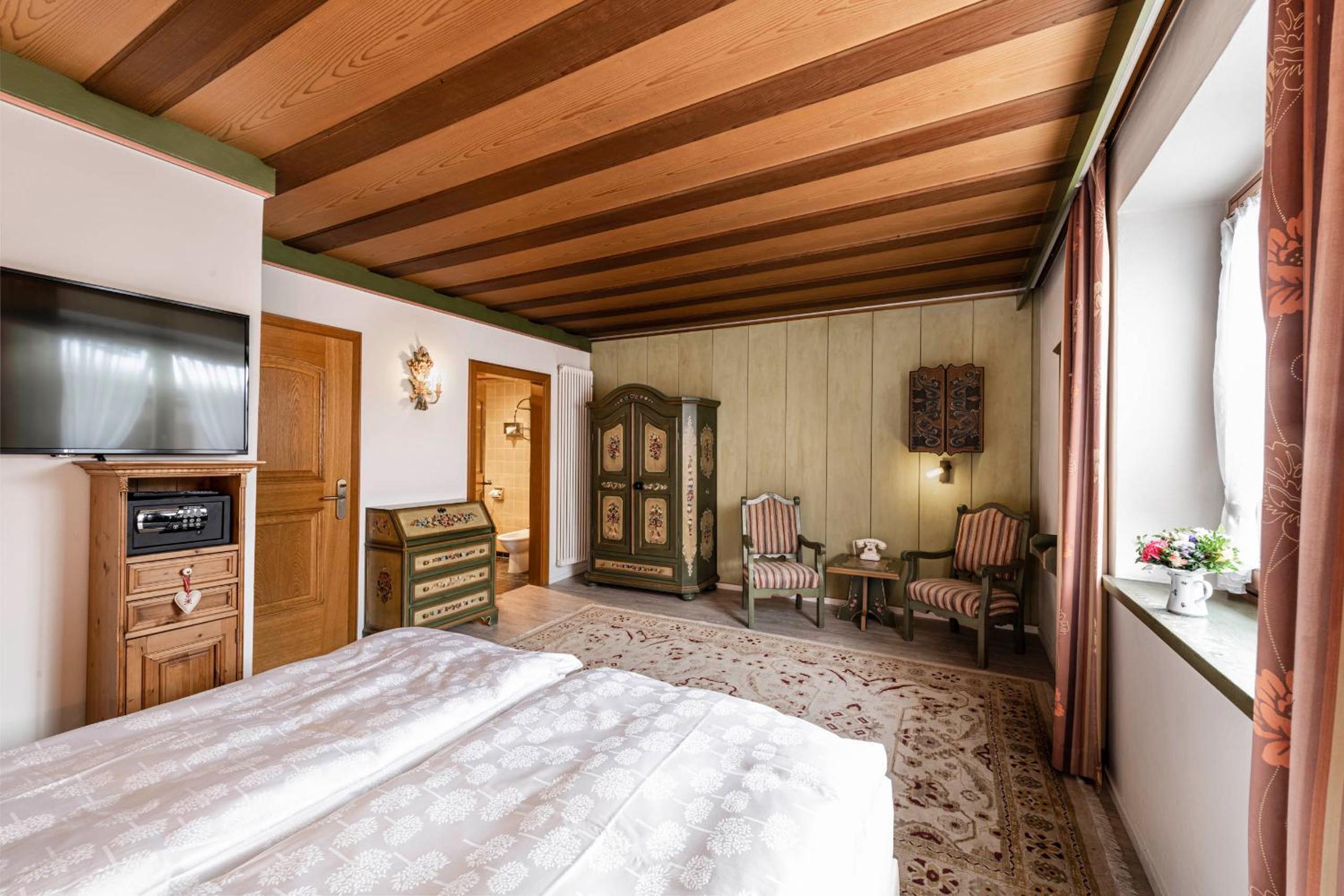 Superior Double or Twin Room - Photo 9