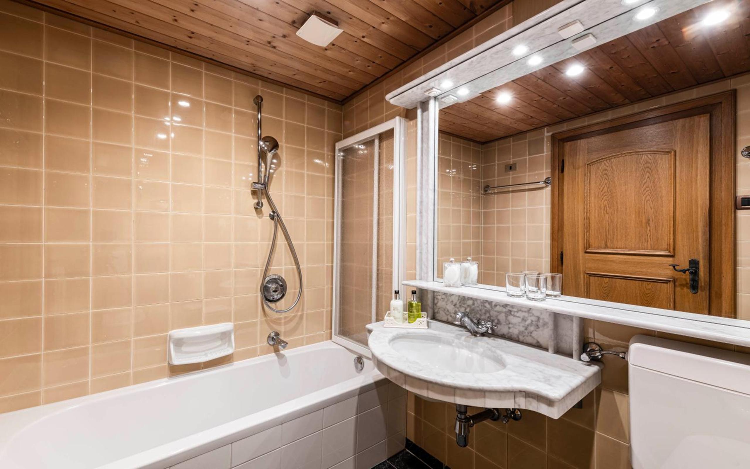 Superior Double or Twin Room - Photo 5