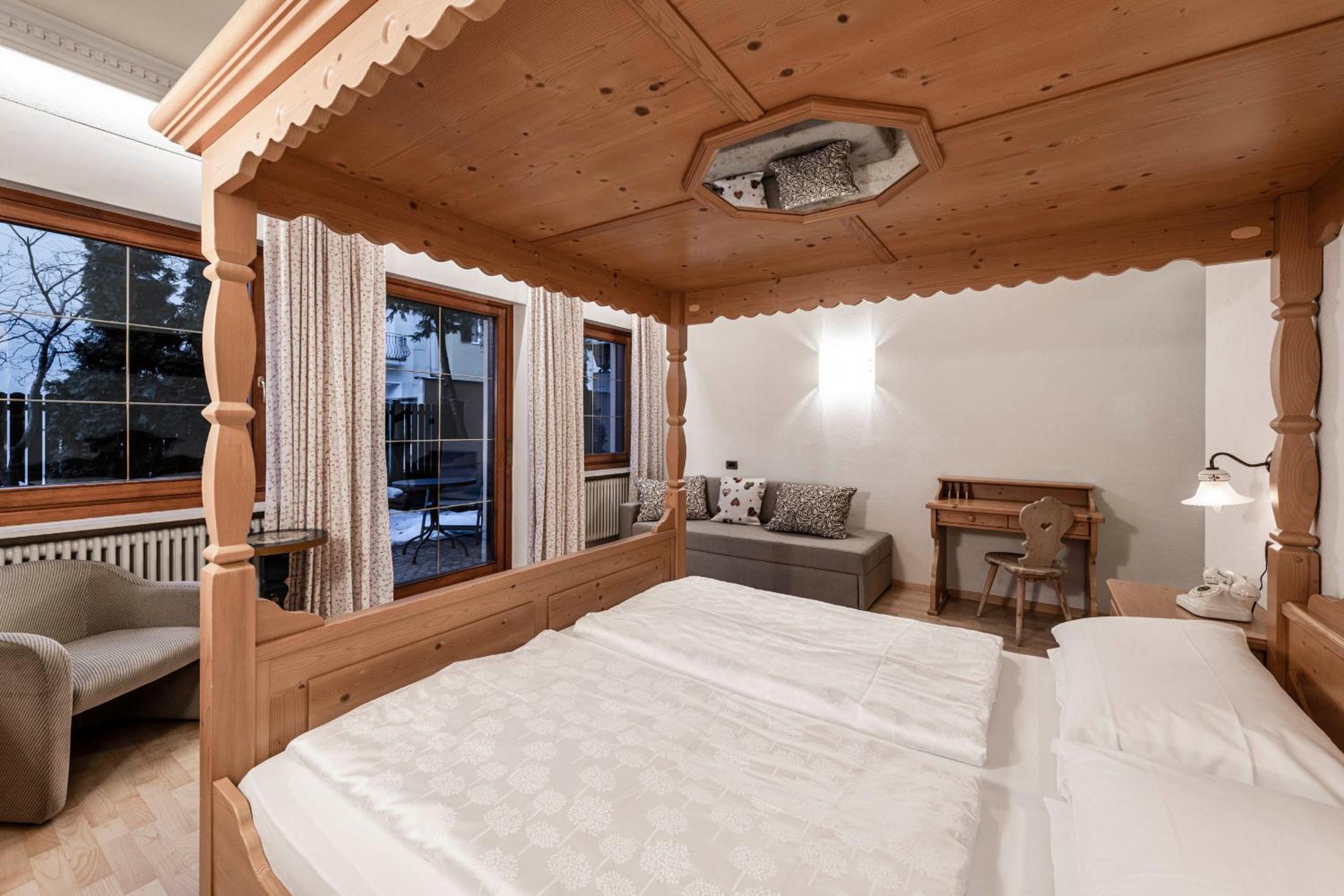 Superior Double or Twin Room - Photo 3