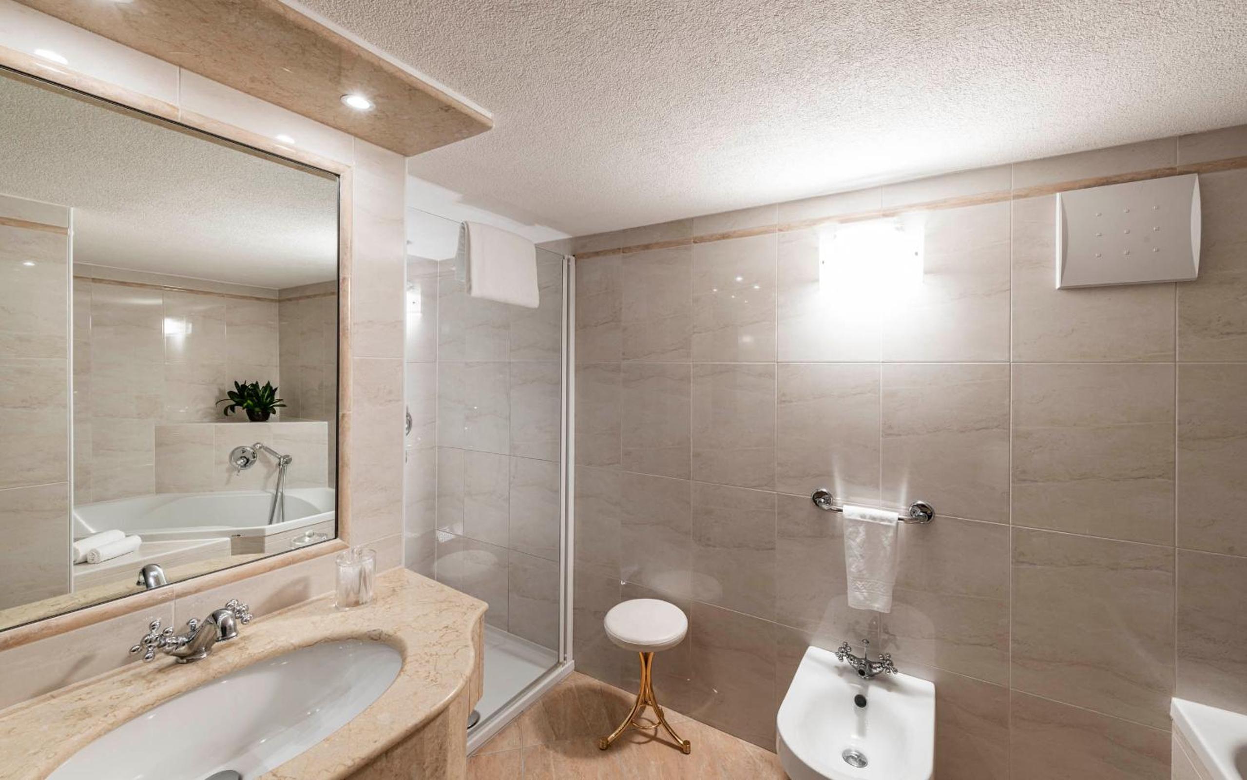 Superior Double or Twin Room - Photo 2