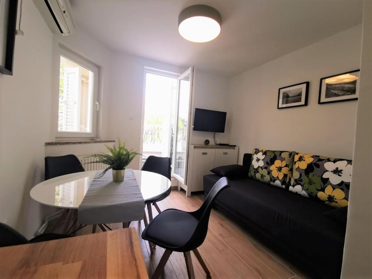 Apartment photo 1