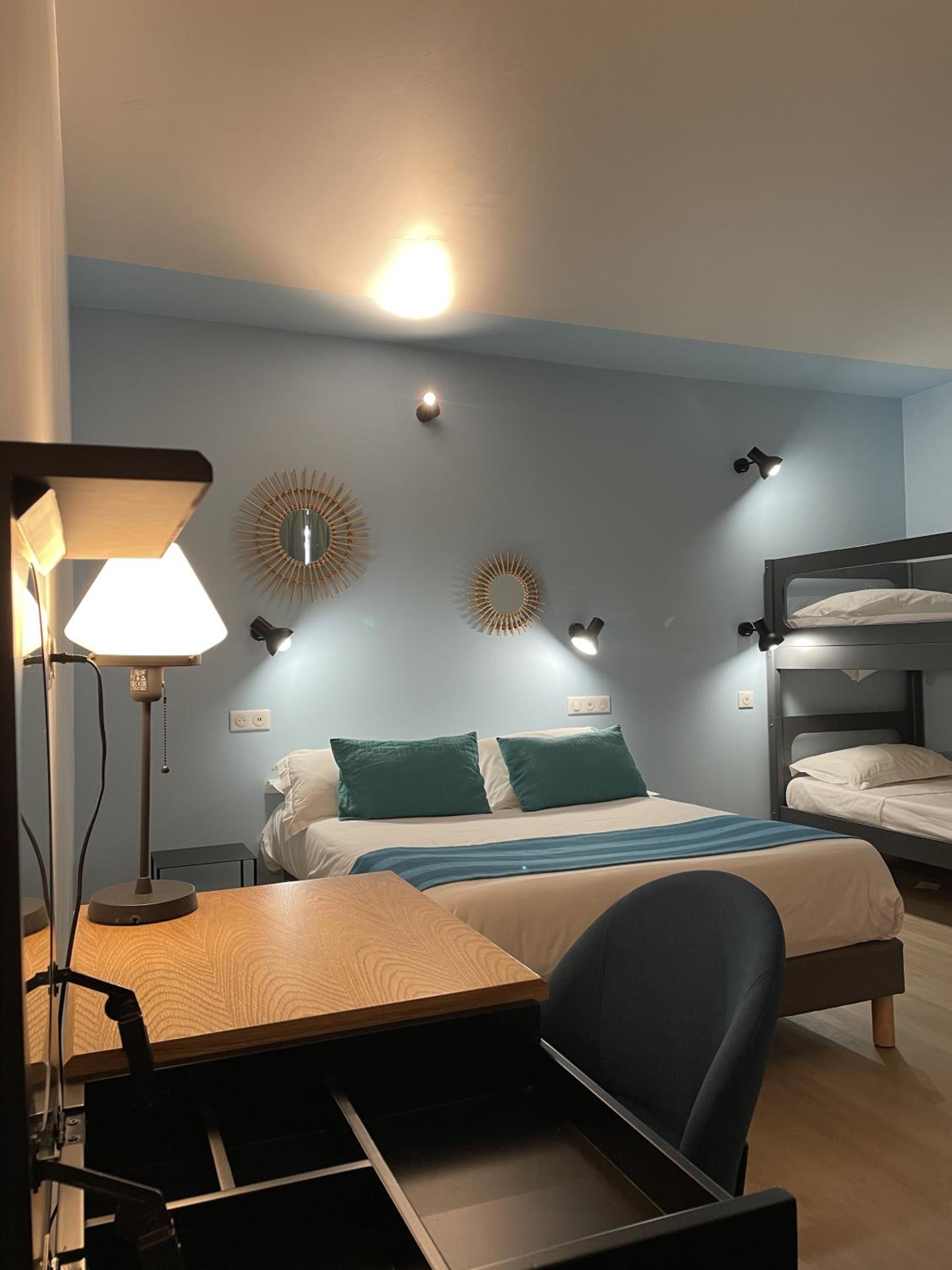 Quadruple Room - Photo 1