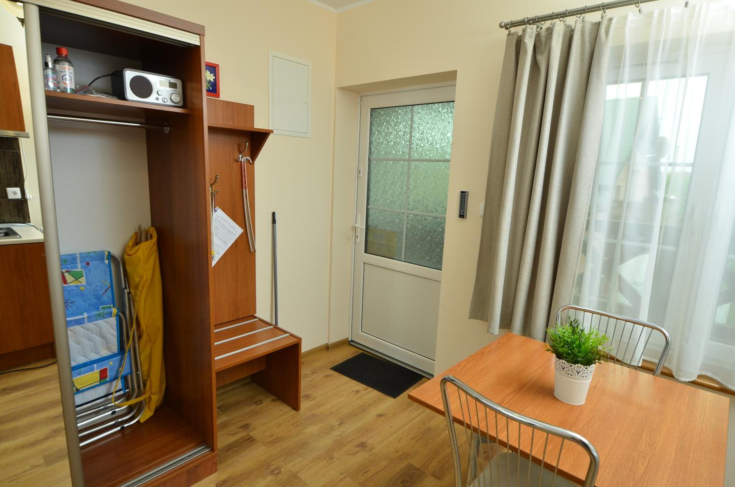 One-Bedroom Apartment photo 3