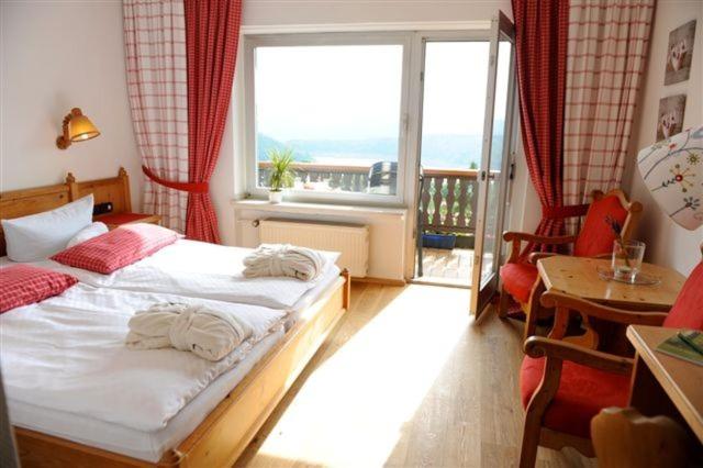Double Room with Lake View