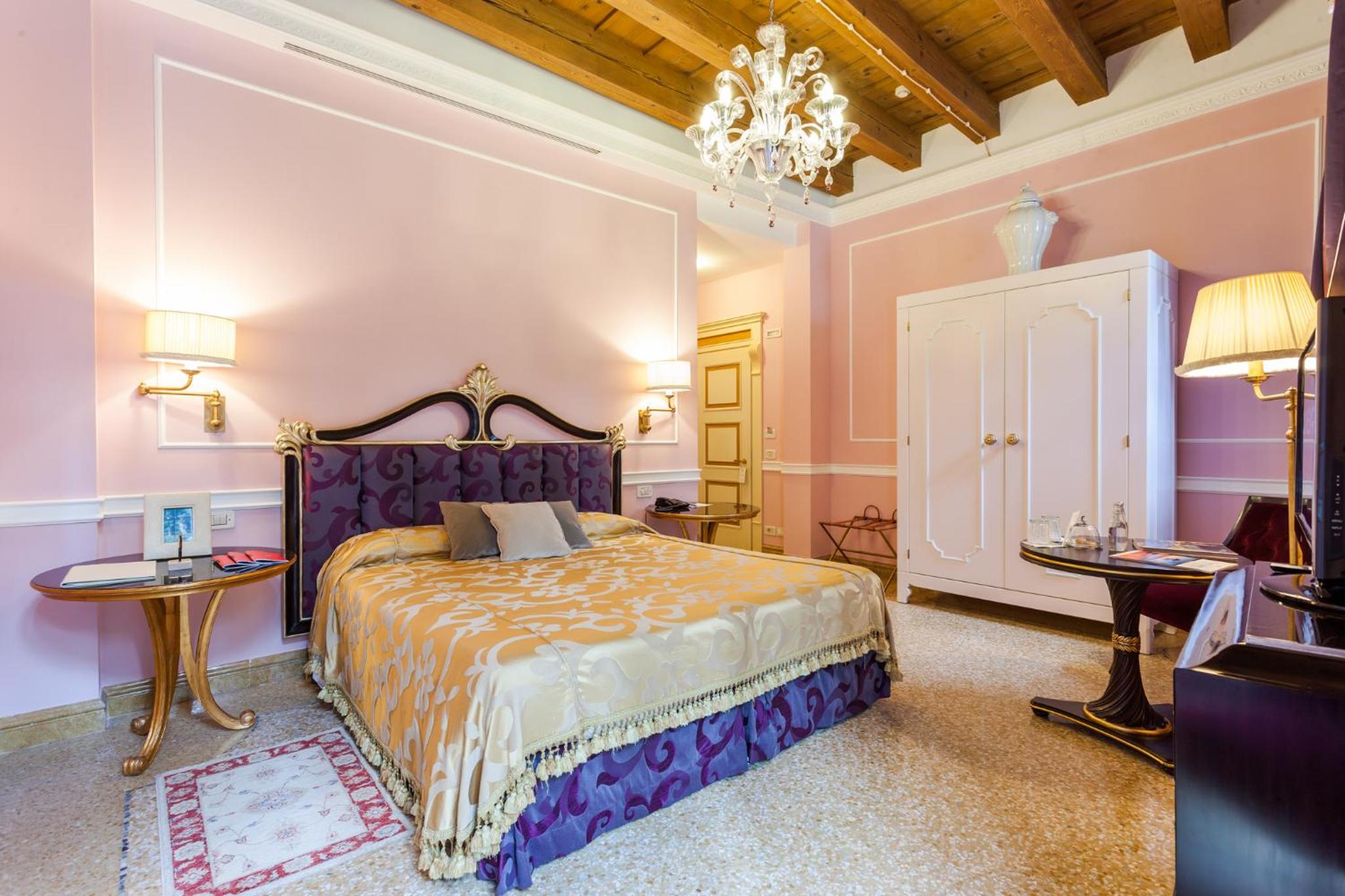 Double Room with Terrace - Photo 3