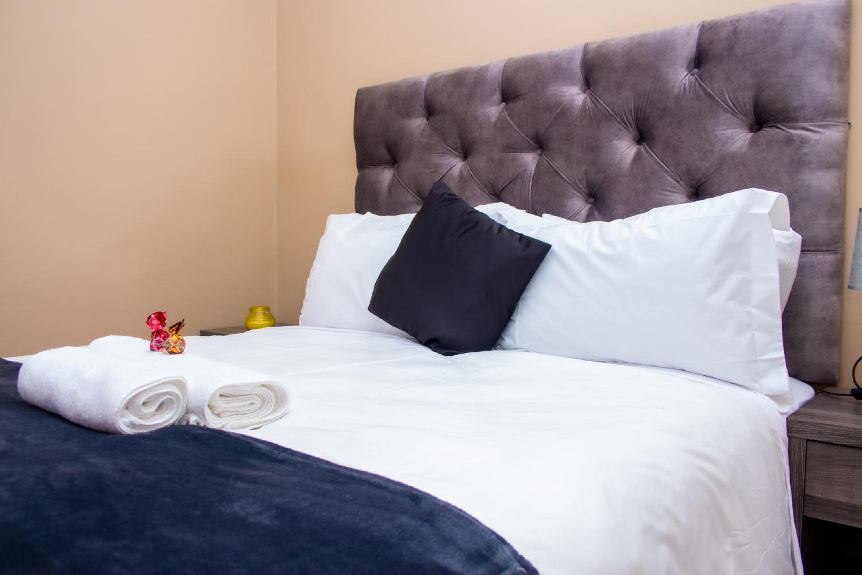 Standard Queen Room - Photo 6