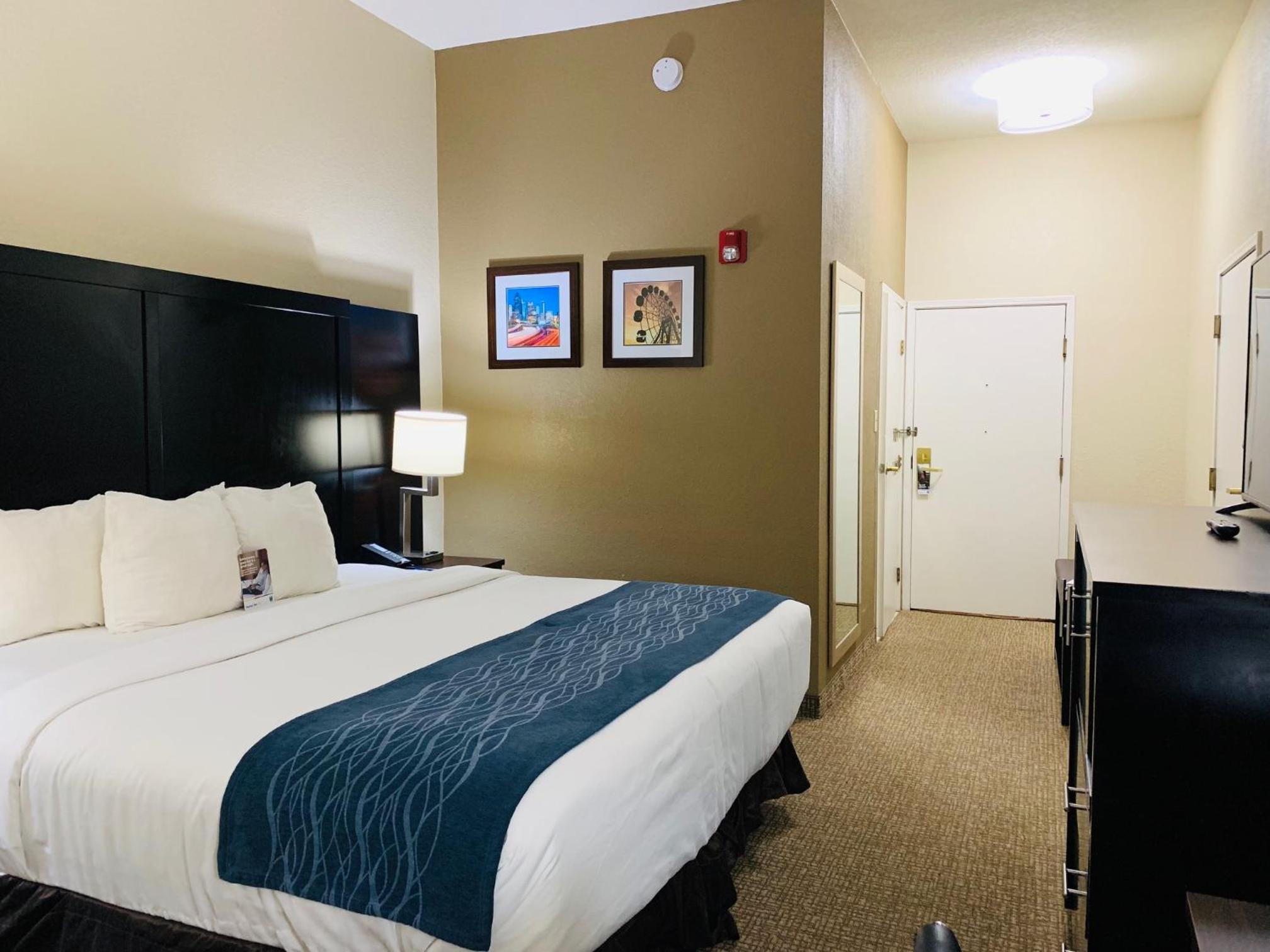 King Room - Accessible/Non-Smoking - Photo 3