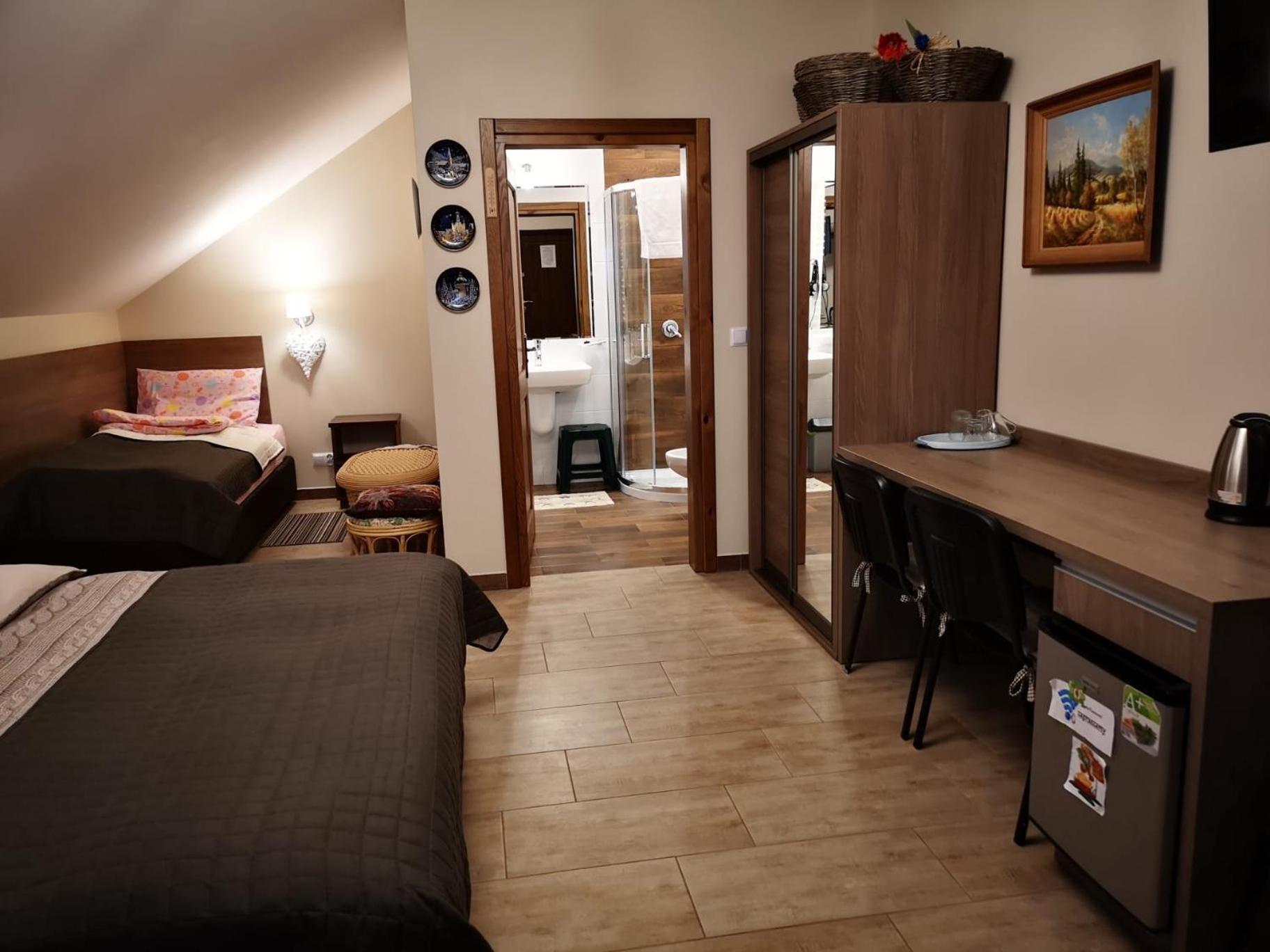 Quadruple Room with Private Bathroom photo 1