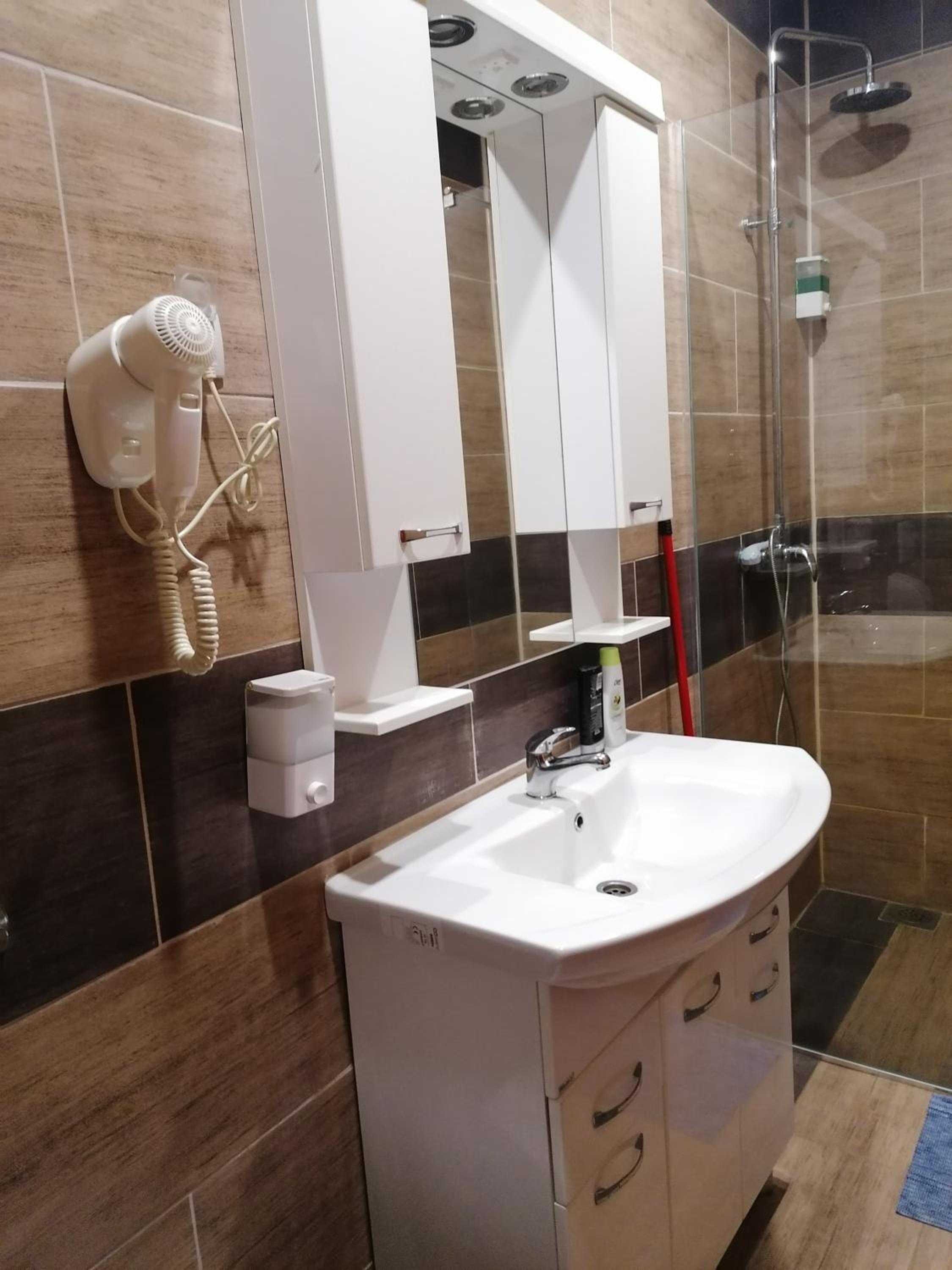 Triple Room with Private Bathroom photo 2