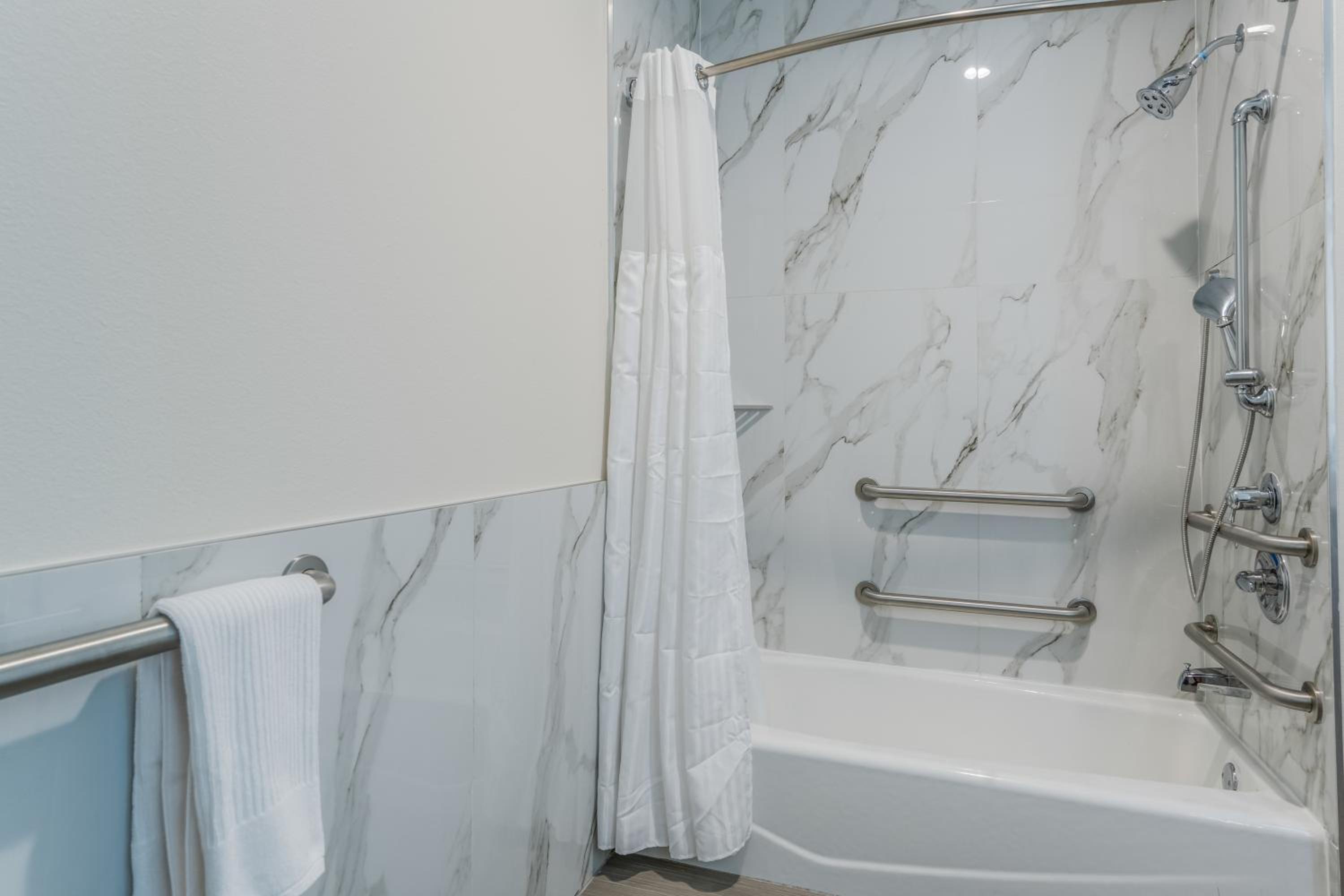 King Room - Disability Access - Photo 4