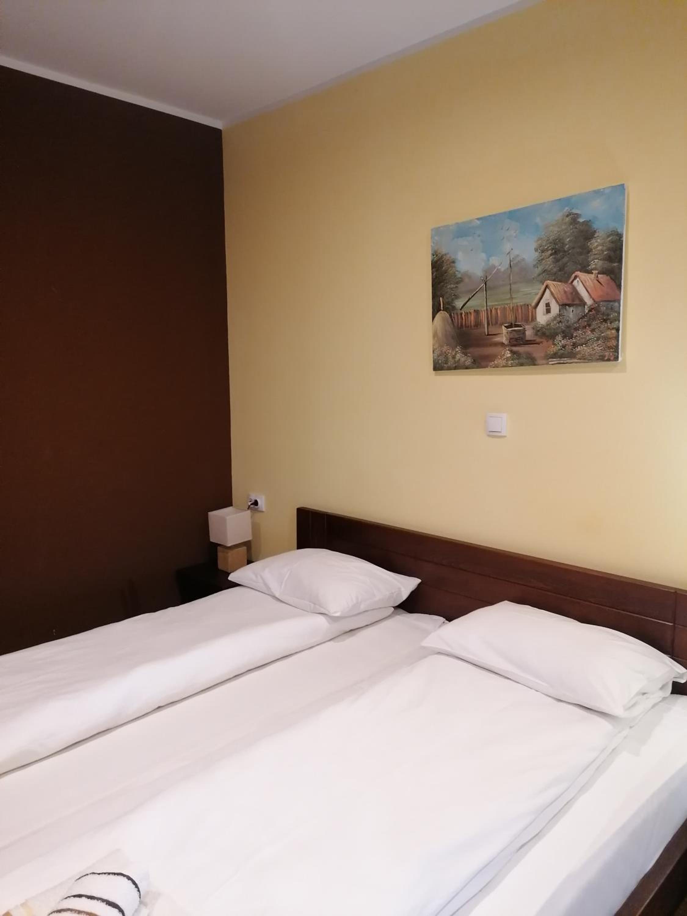 Double or Twin Room with Private Bathroom photo 1