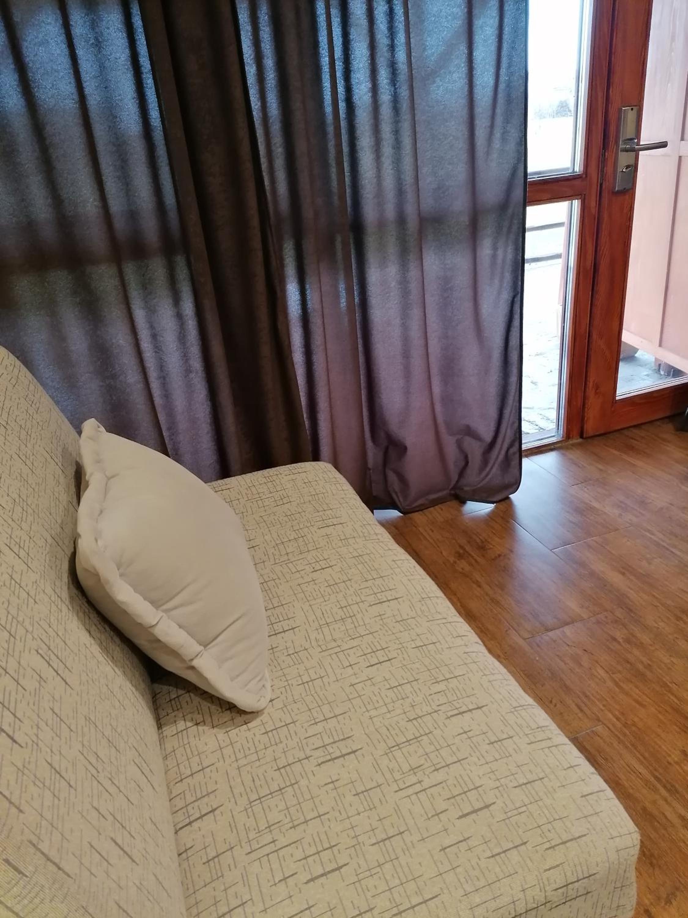 Double or Twin Room with Private Bathroom photo 3