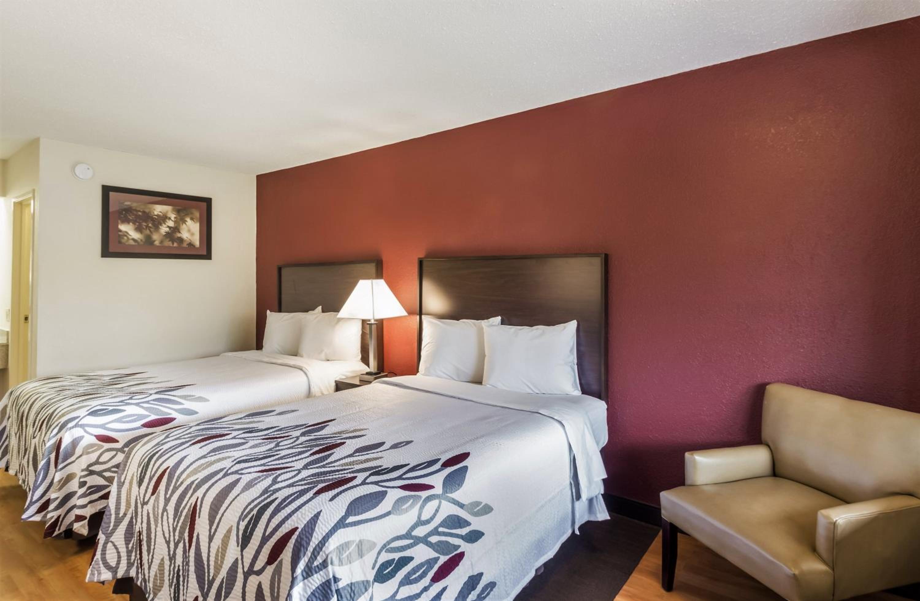 Deluxe Room with Two Double Beds Smoke Free - Photo 2