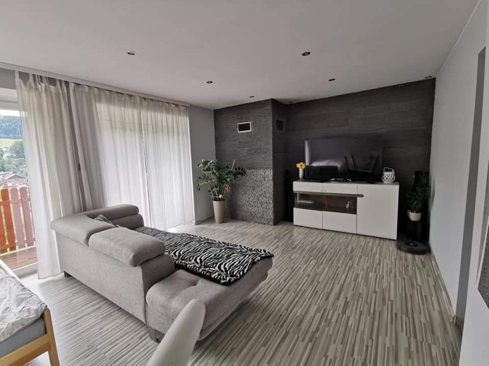 Apartment with Balcony - Photo 6