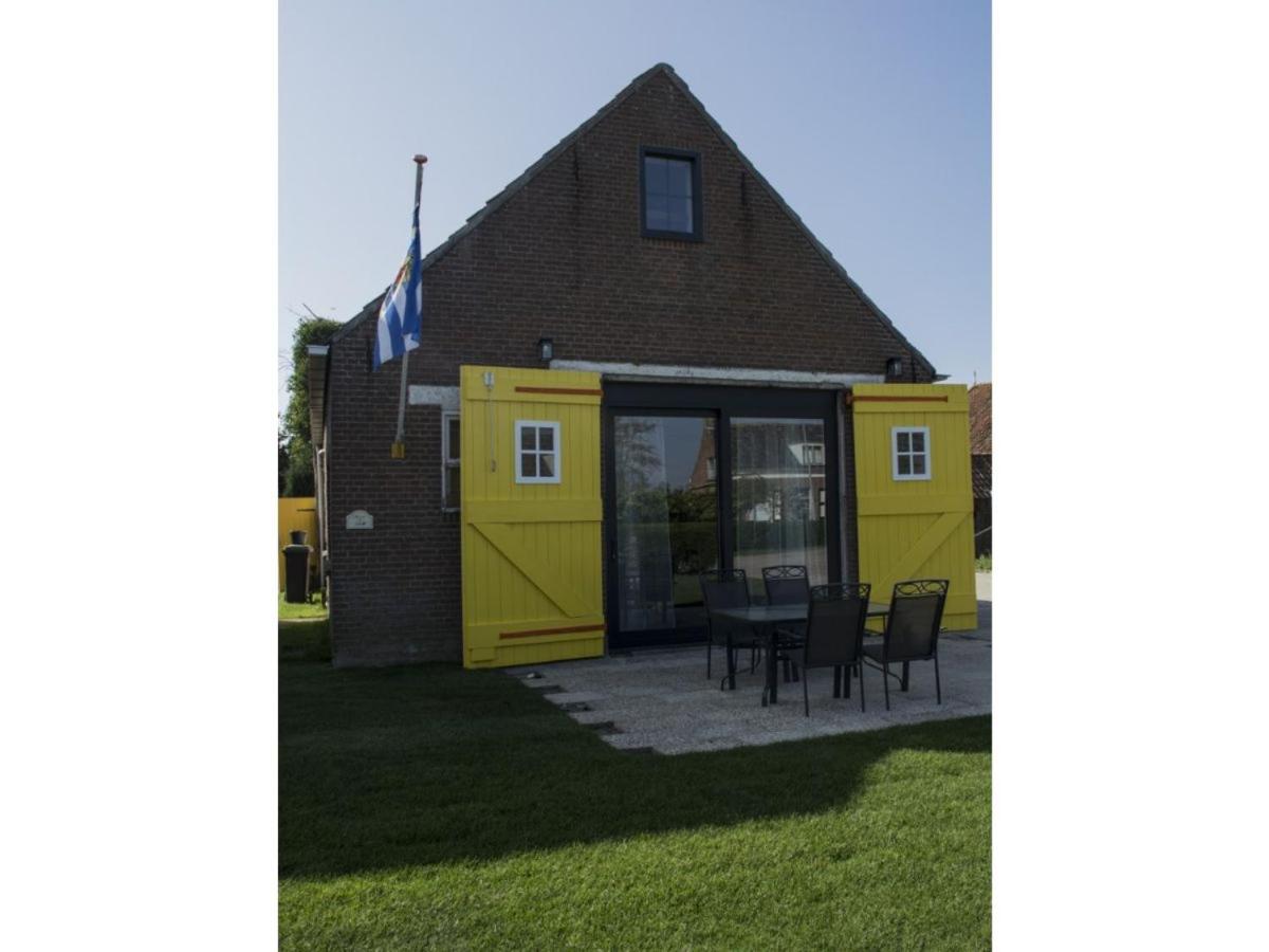 Two-Bedroom House photo 3