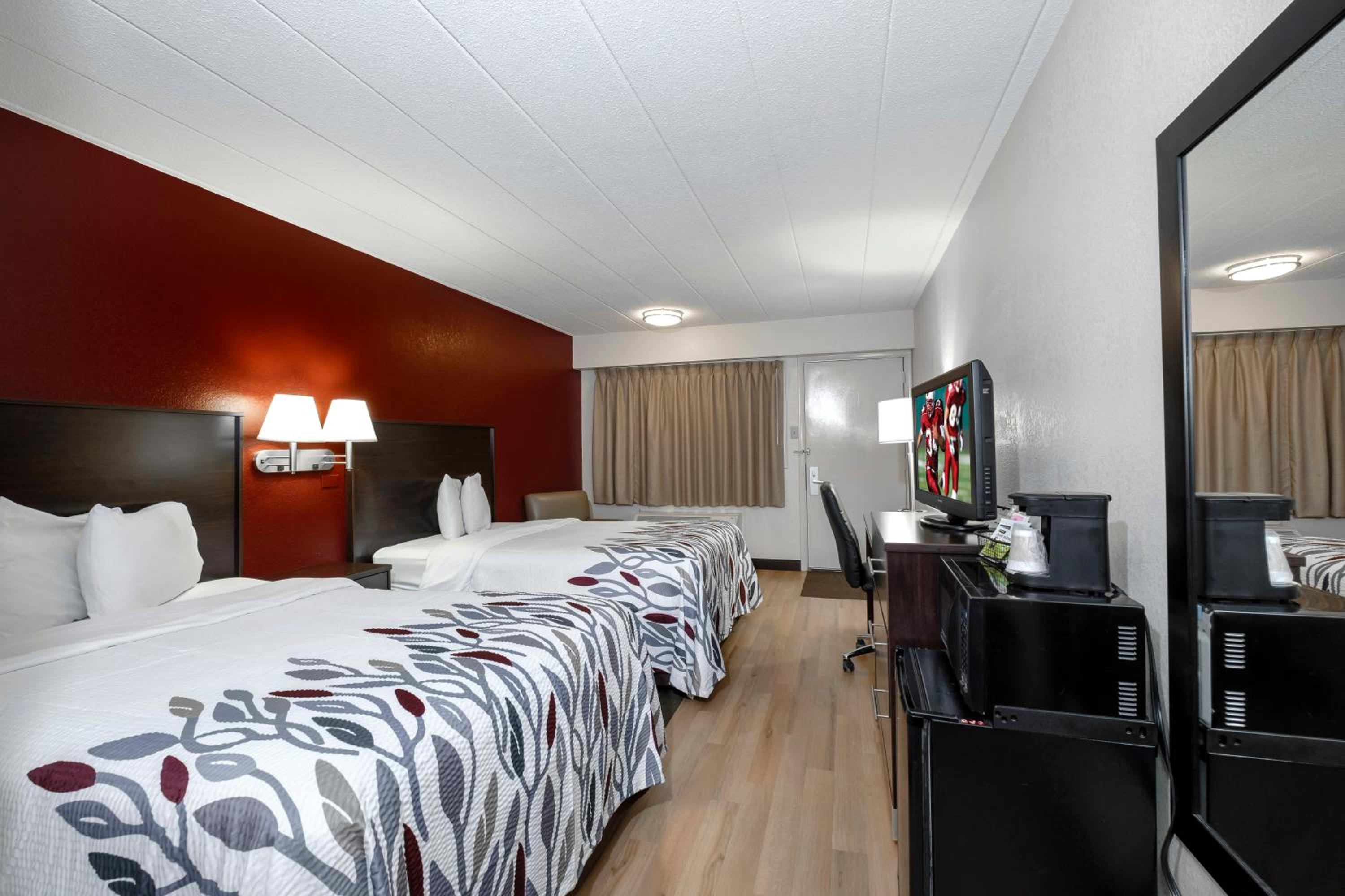 Deluxe Room with Two Double Beds Smoke Free - Photo 9