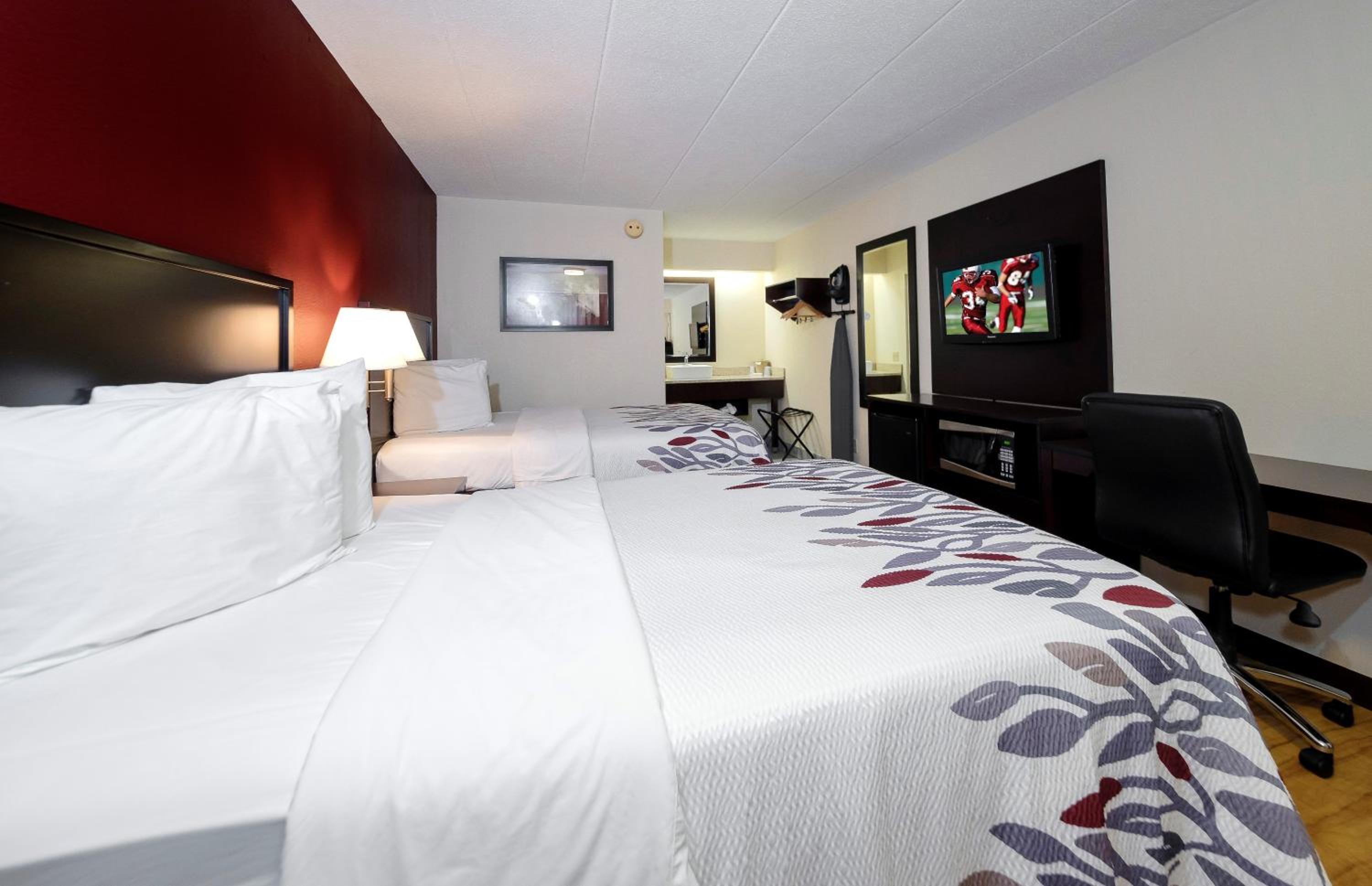 Deluxe Room with Two Double Beds Smoke Free - Photo 7