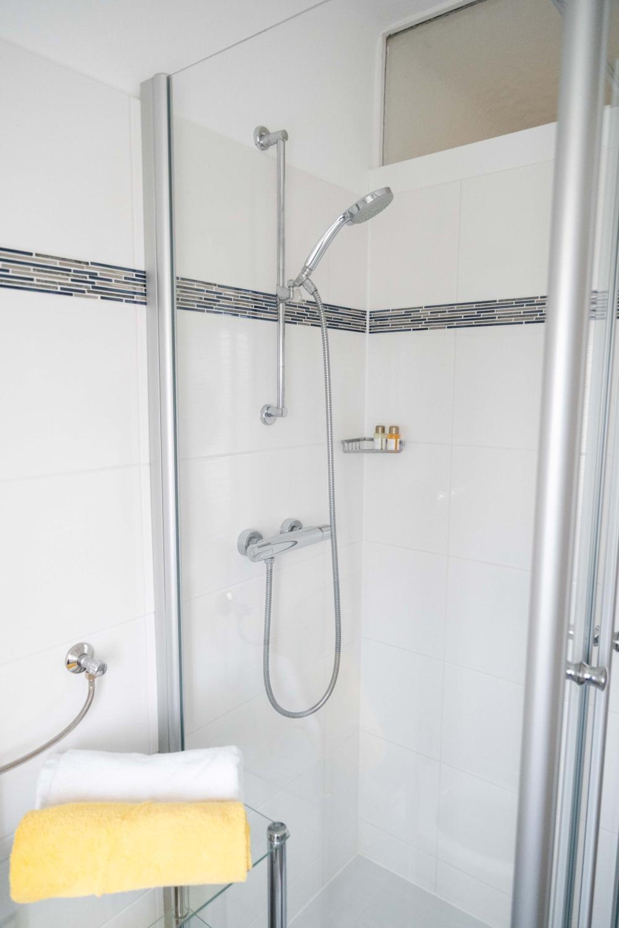 Double Room - Photo 6
