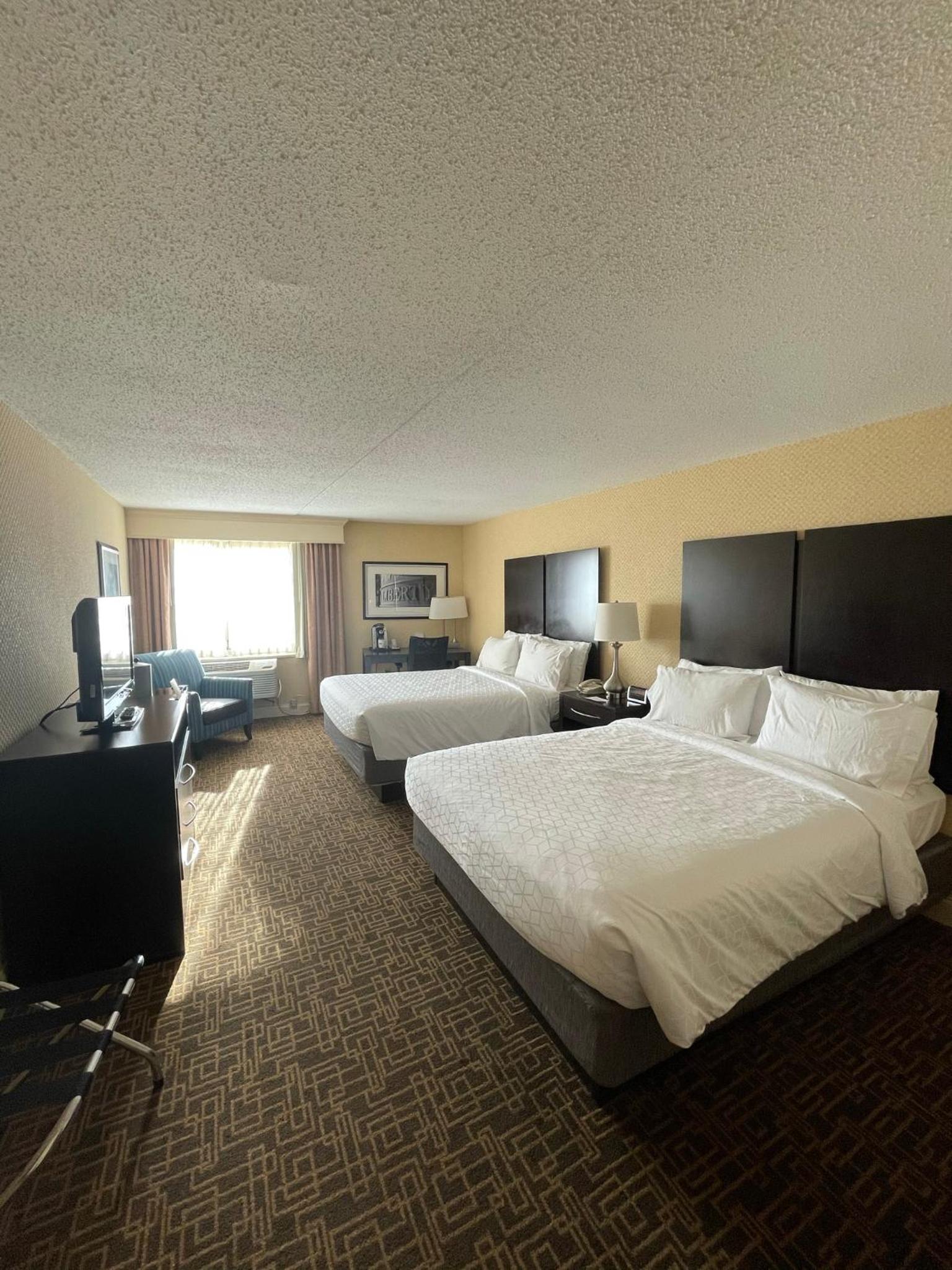 Standard Queen Room with River View - Photo 7